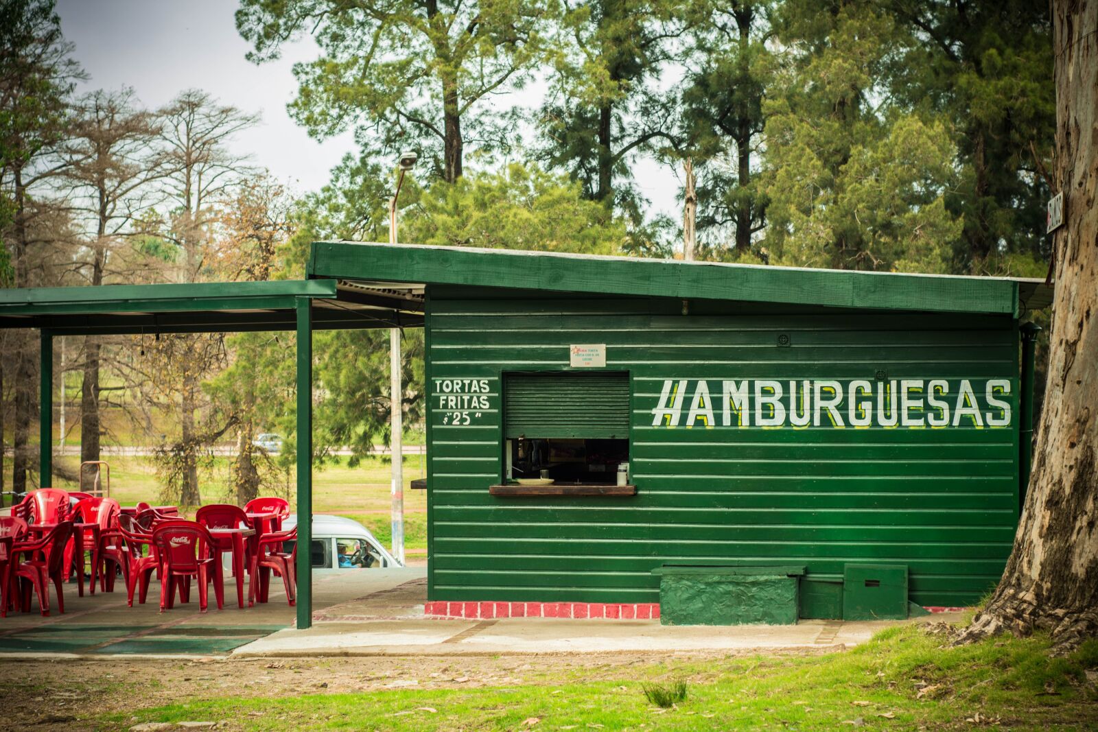 Nikon D5200 sample photo. Burgers, sale, bar photography