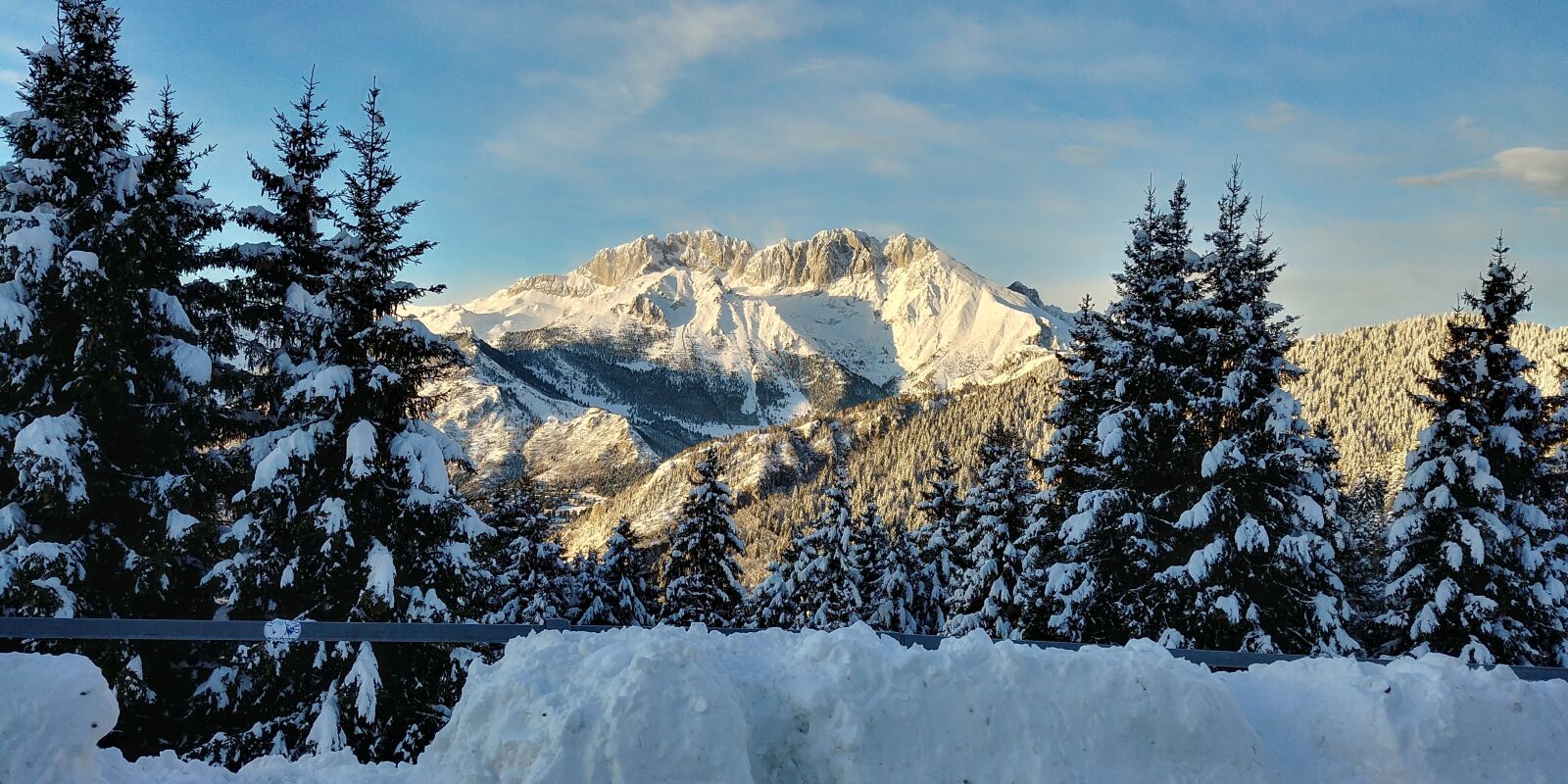LG G6 sample photo. Snow, winter, mountain photography