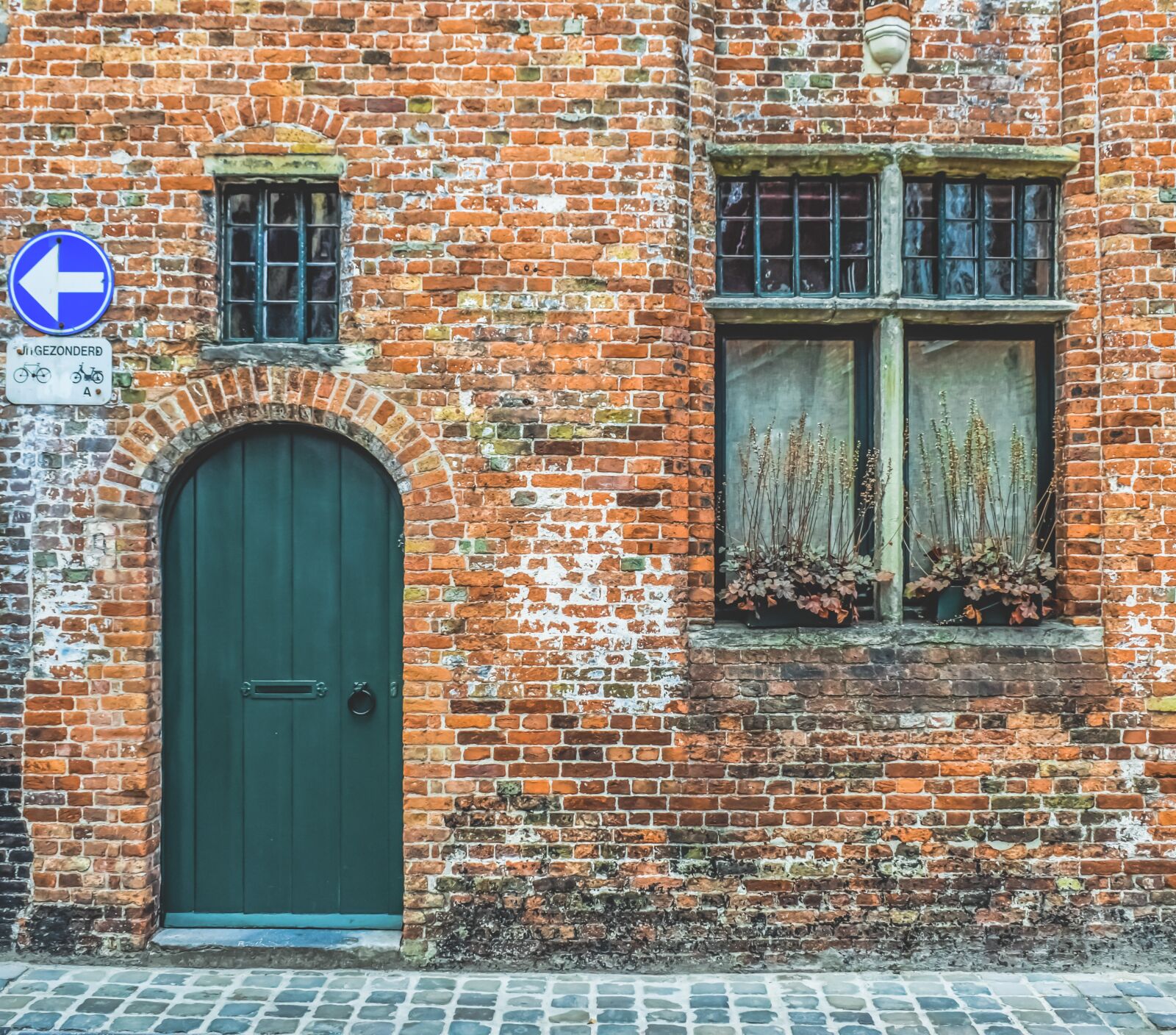 Nikon D3300 sample photo. Facade, house, wall photography