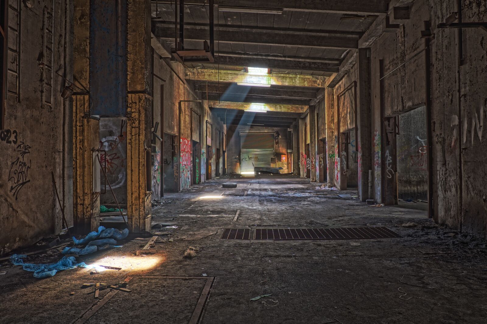 Olympus OM-D E-M10 sample photo. Architecture, abandoned, old photography