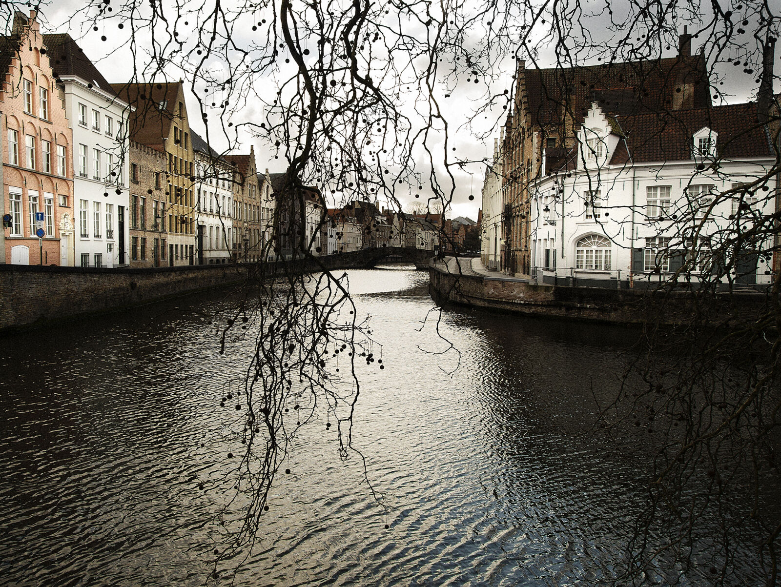 Tamron SP AF 17-50mm F2.8 XR Di II LD Aspherical (IF) sample photo. Belgium, brujas, houses, river photography