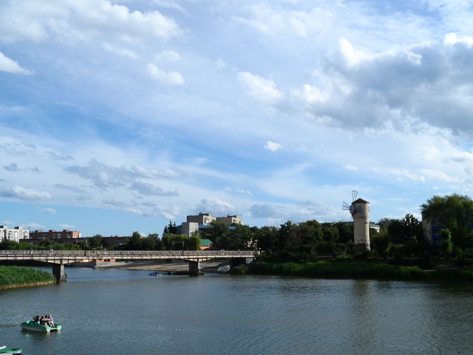 Samsung WB150 / WB150F / WB152 / WB152F / WB151 / WB151F / WB140 sample photo. City, bridge, river photography
