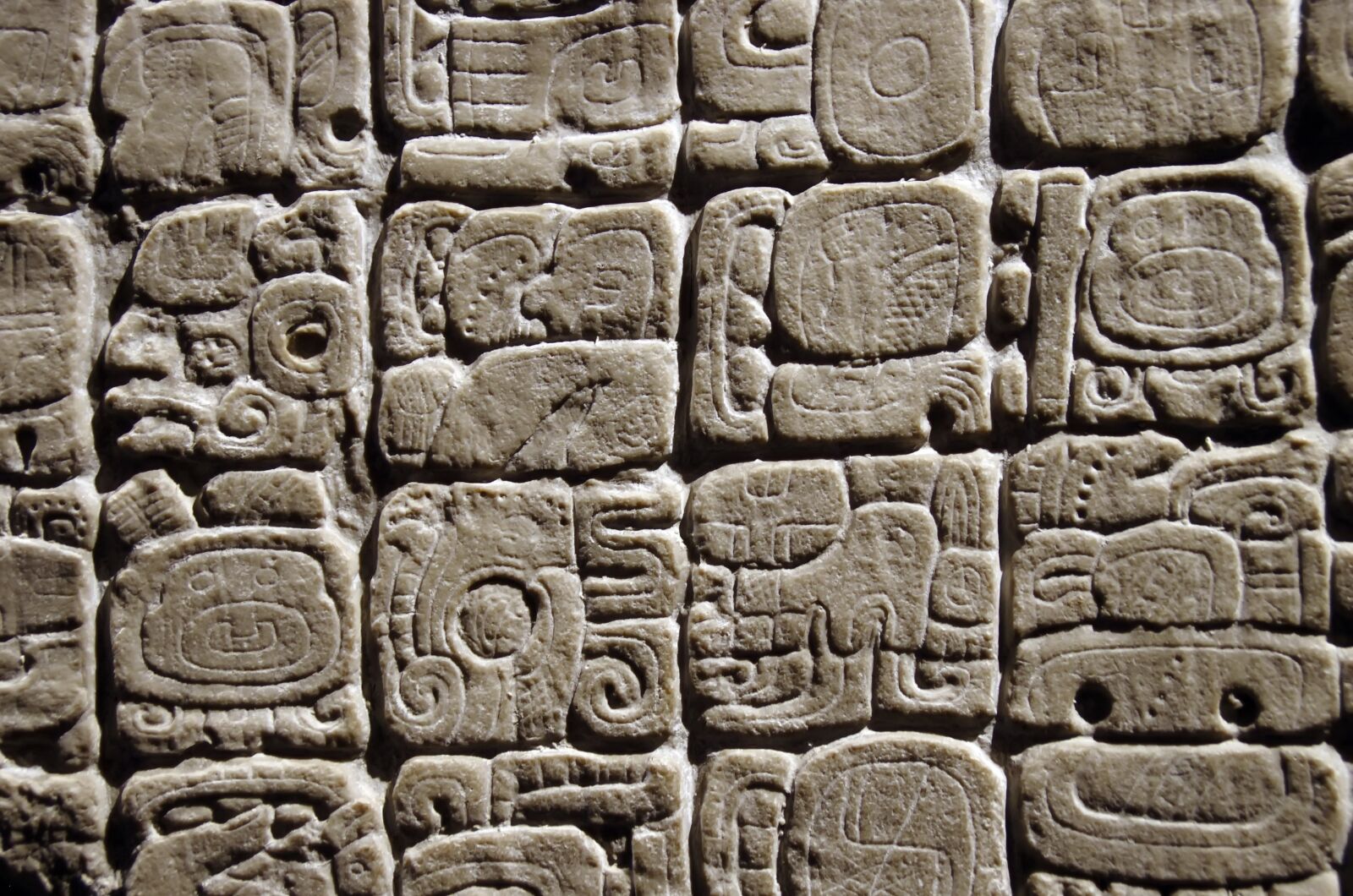 Pentax K-5 sample photo. Mexico, anthropological museum, glyph photography