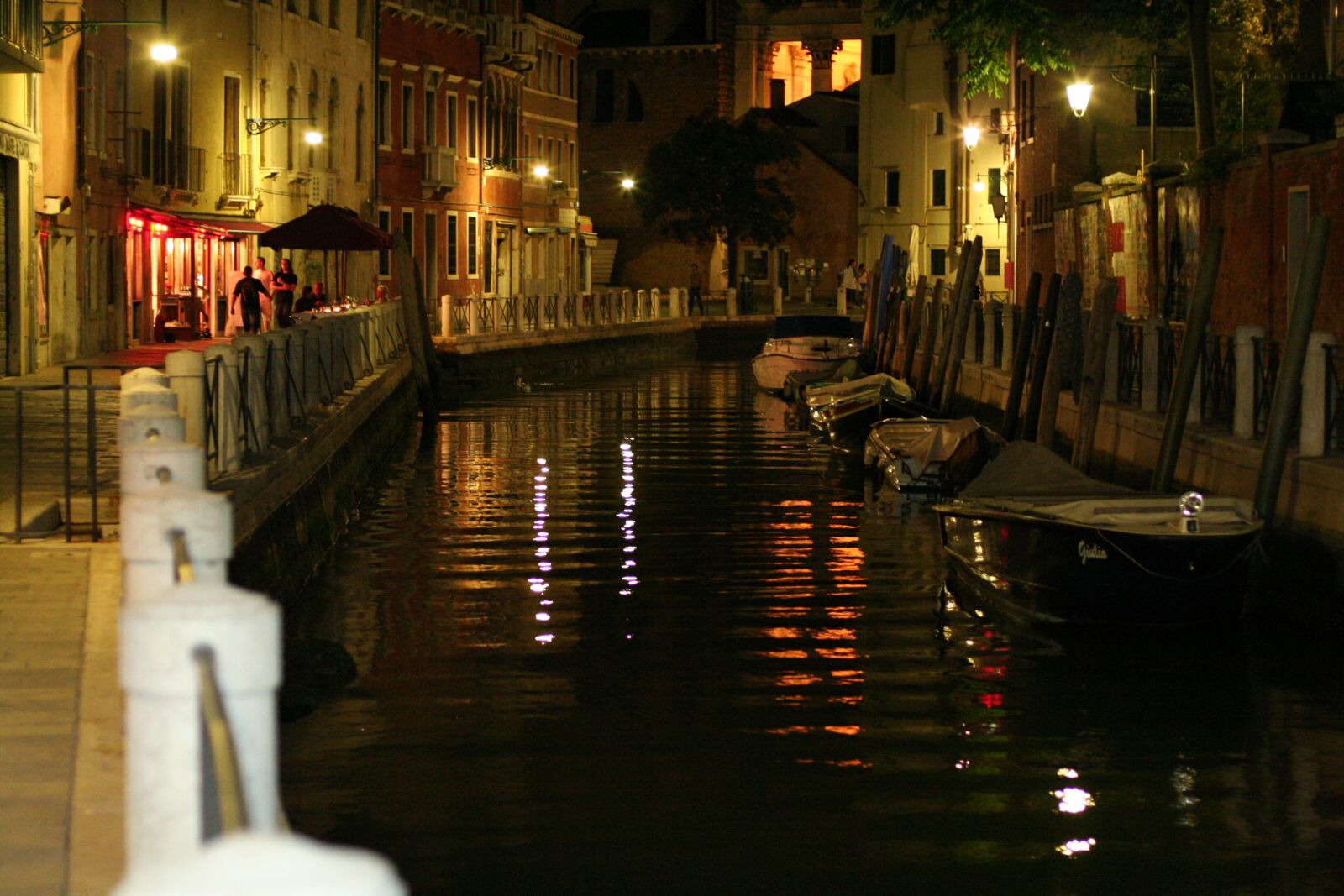 Canon EOS 350D (EOS Digital Rebel XT / EOS Kiss Digital N) sample photo. Italy, water, night photography