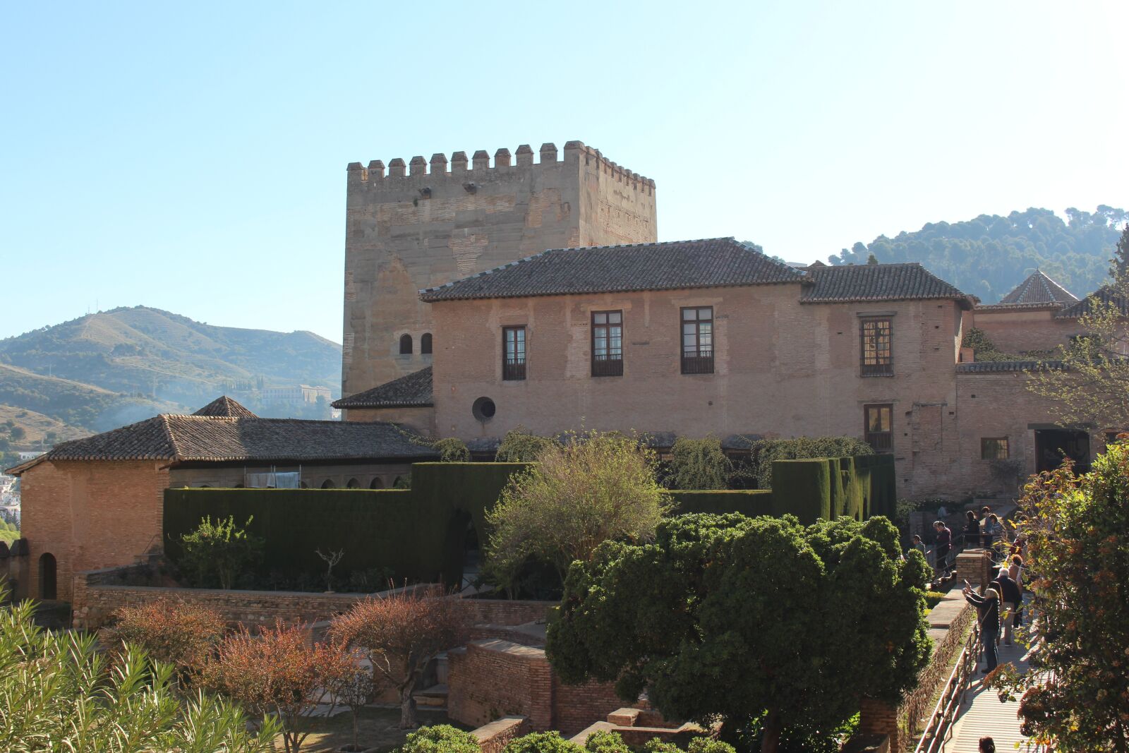 Canon EOS 700D (EOS Rebel T5i / EOS Kiss X7i) sample photo. Alhambra, worth a visit photography
