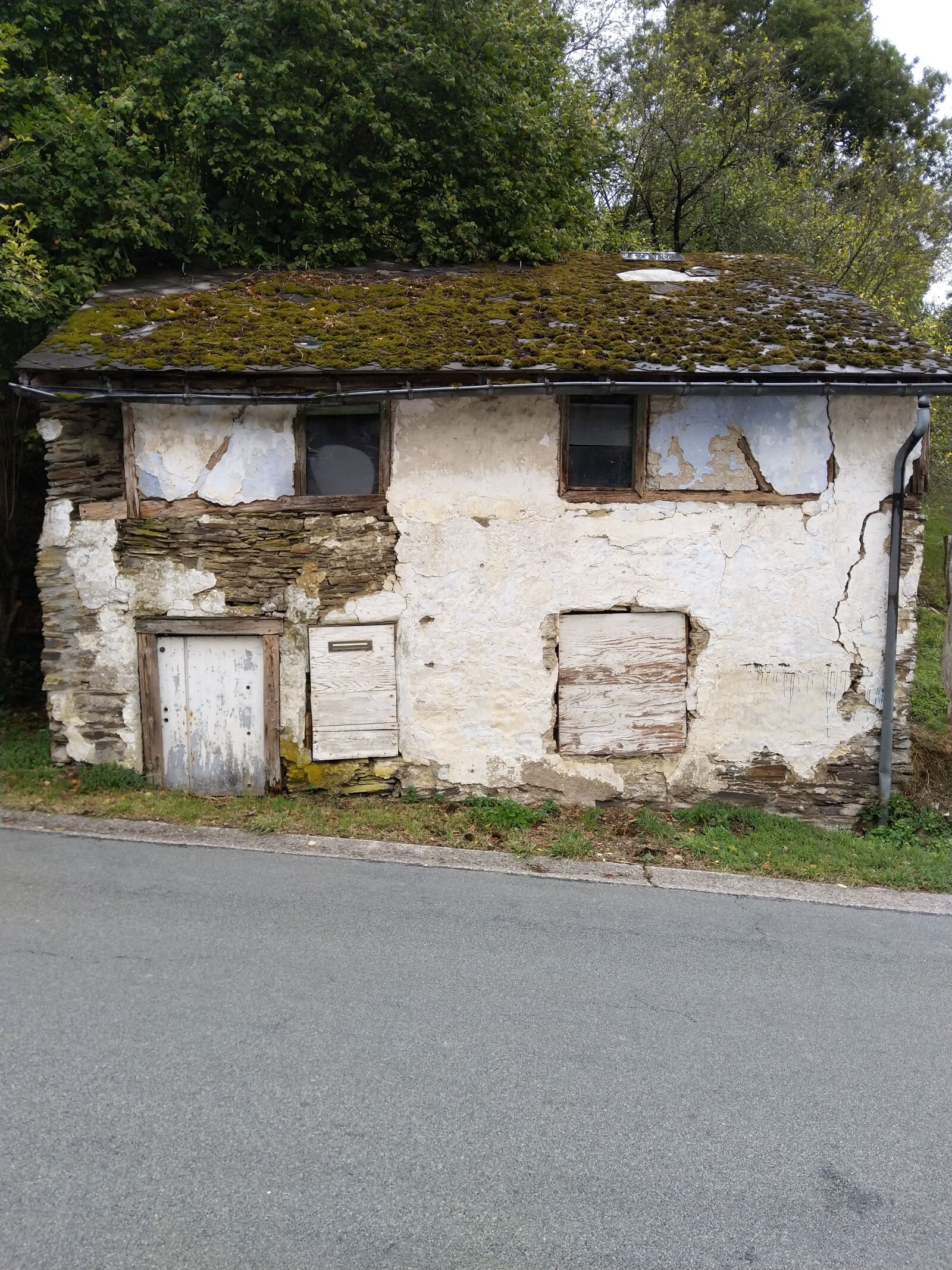 HMD Global Nokia 7 plus sample photo. Tiny old house, burg photography