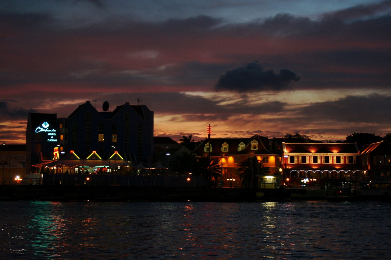 Canon EOS 350D (EOS Digital Rebel XT / EOS Kiss Digital N) sample photo. Sunset, curacao, houses photography