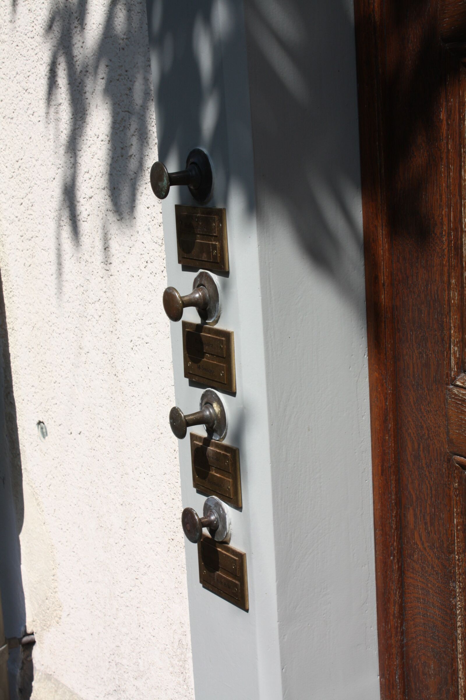 Canon EOS 450D (EOS Rebel XSi / EOS Kiss X2) sample photo. Door bell, old, brass photography