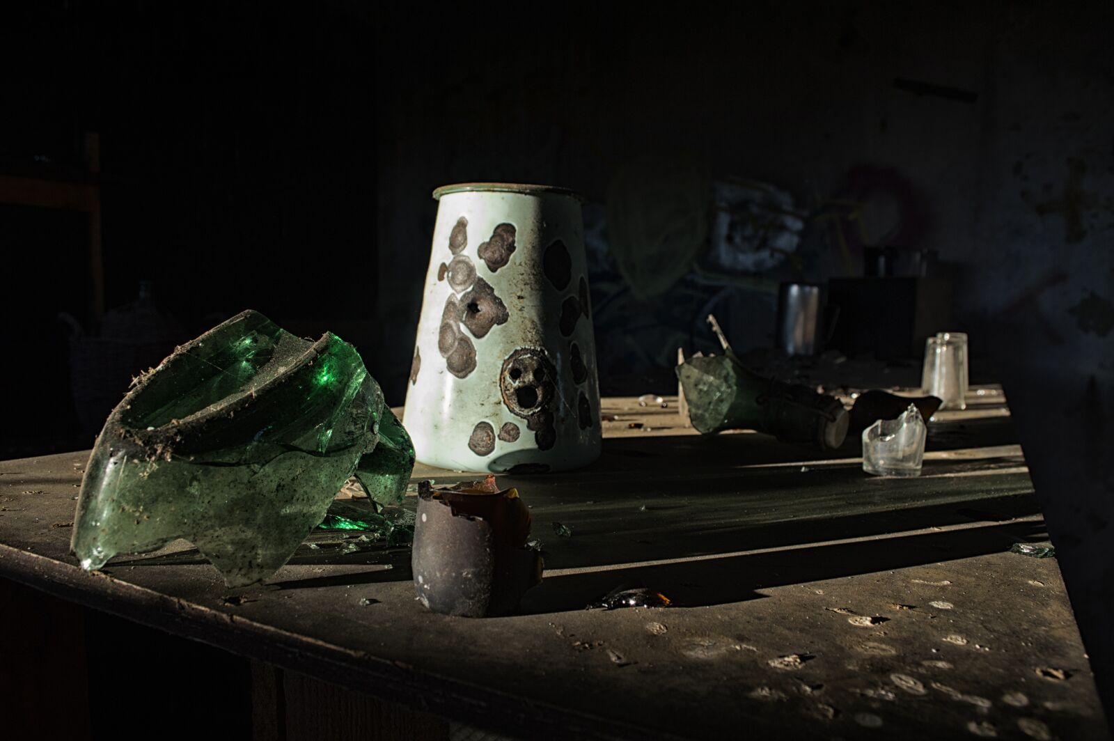 Nikon D3200 sample photo. Vintage, abandoned, bar photography
