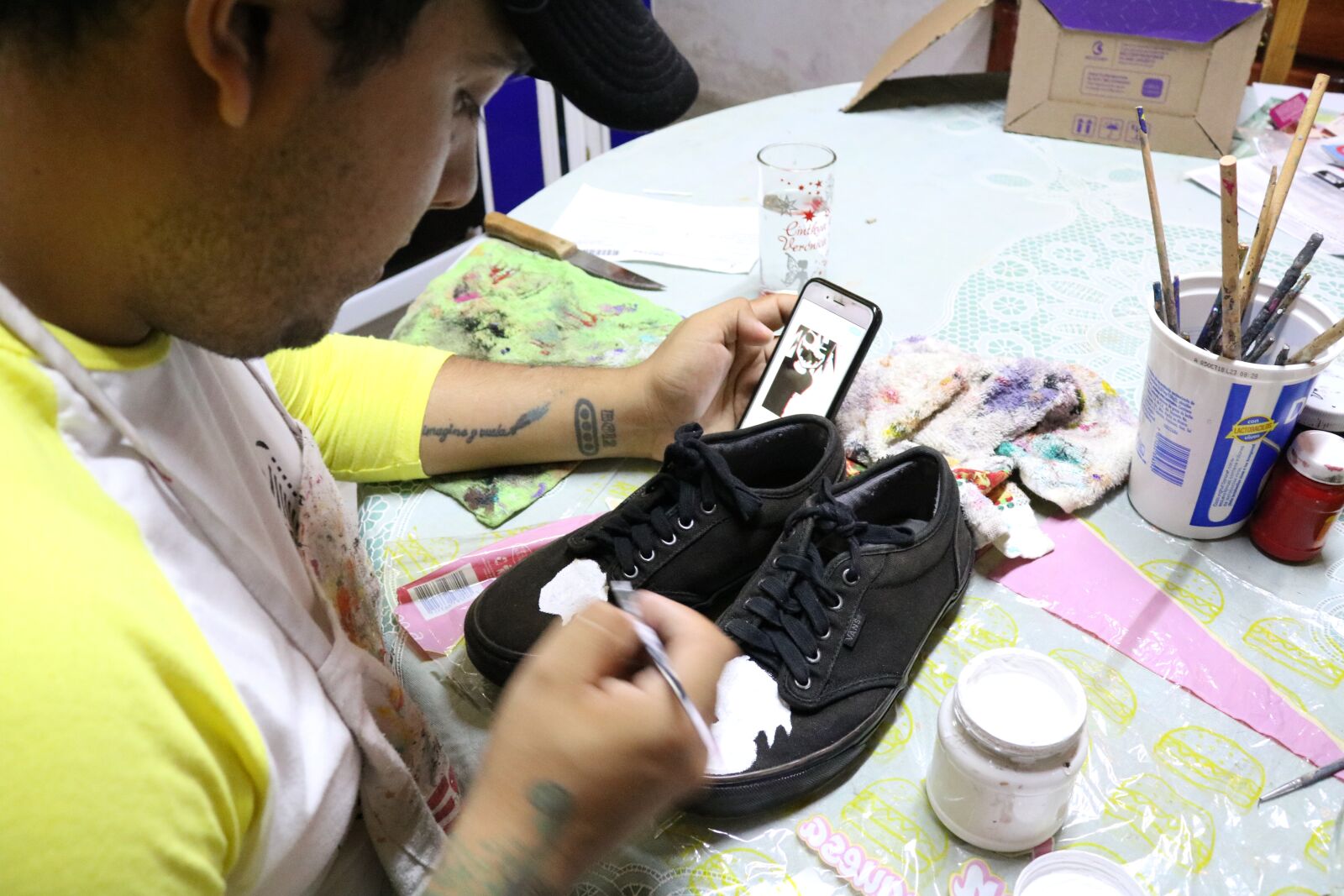 Canon EOS 750D (EOS Rebel T6i / EOS Kiss X8i) sample photo. Craftsman, painter, tennis photography