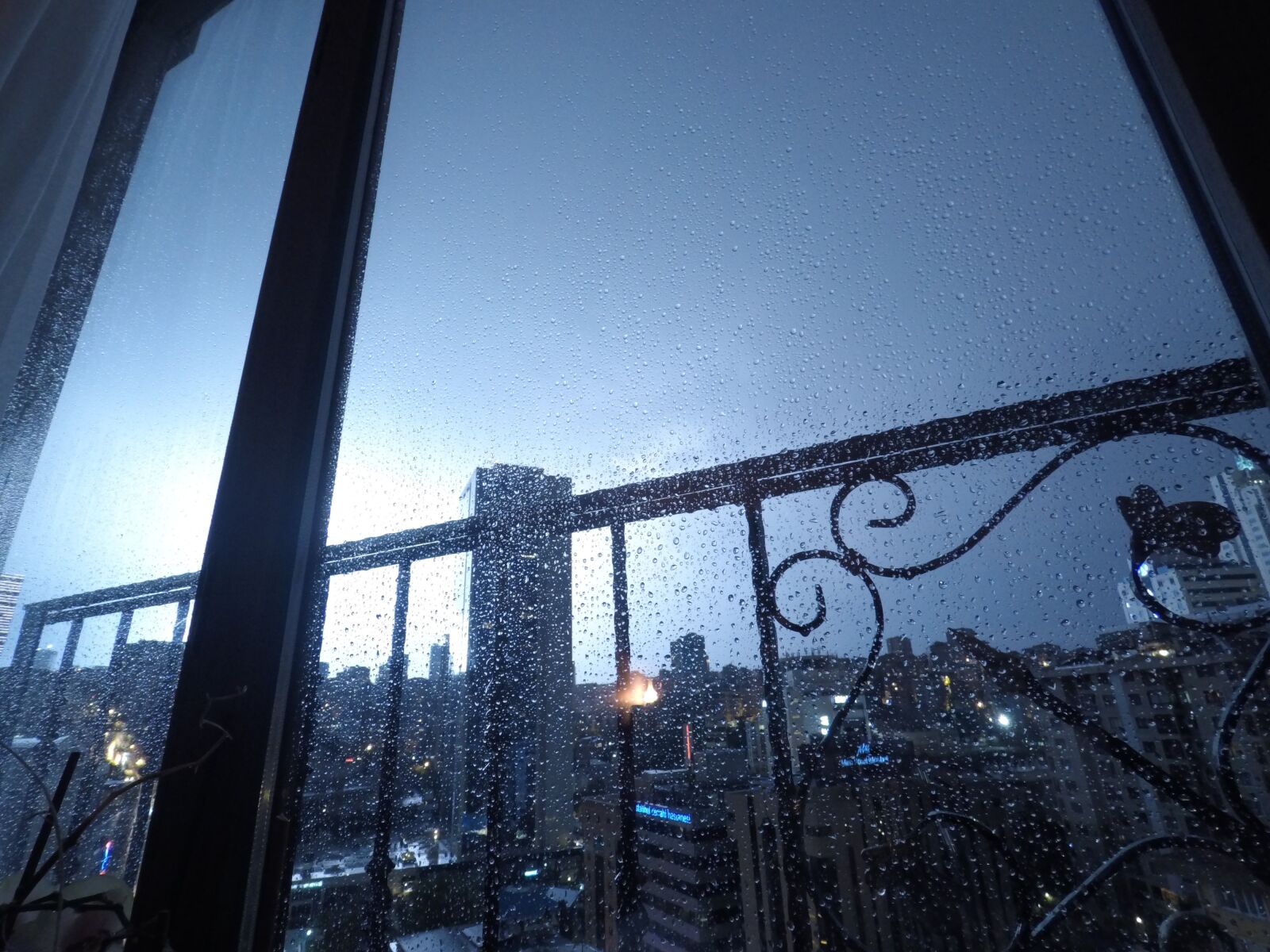 GoPro Hero5 Black sample photo. Lightning, sky, city photography