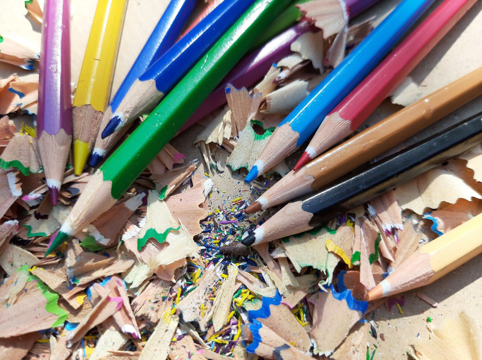 Samsung Galaxy A50 sample photo. Pencil, colorful, school photography