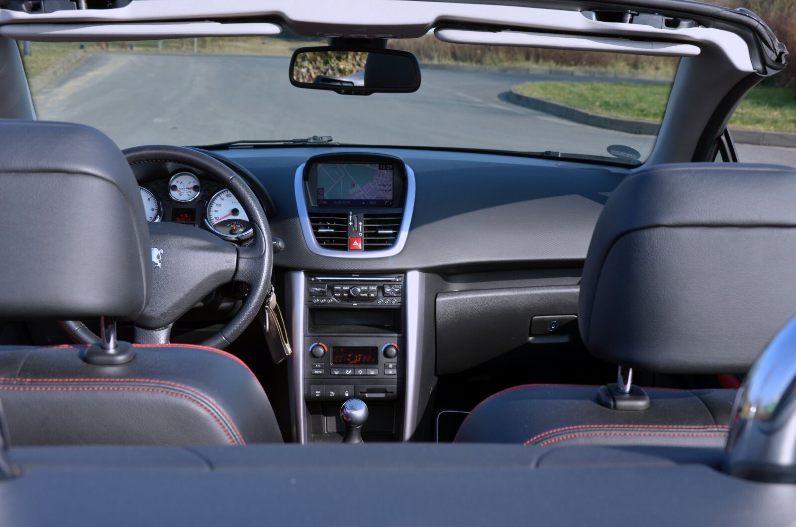 Nikon D5100 sample photo. Peugeot, convertible, auto photography