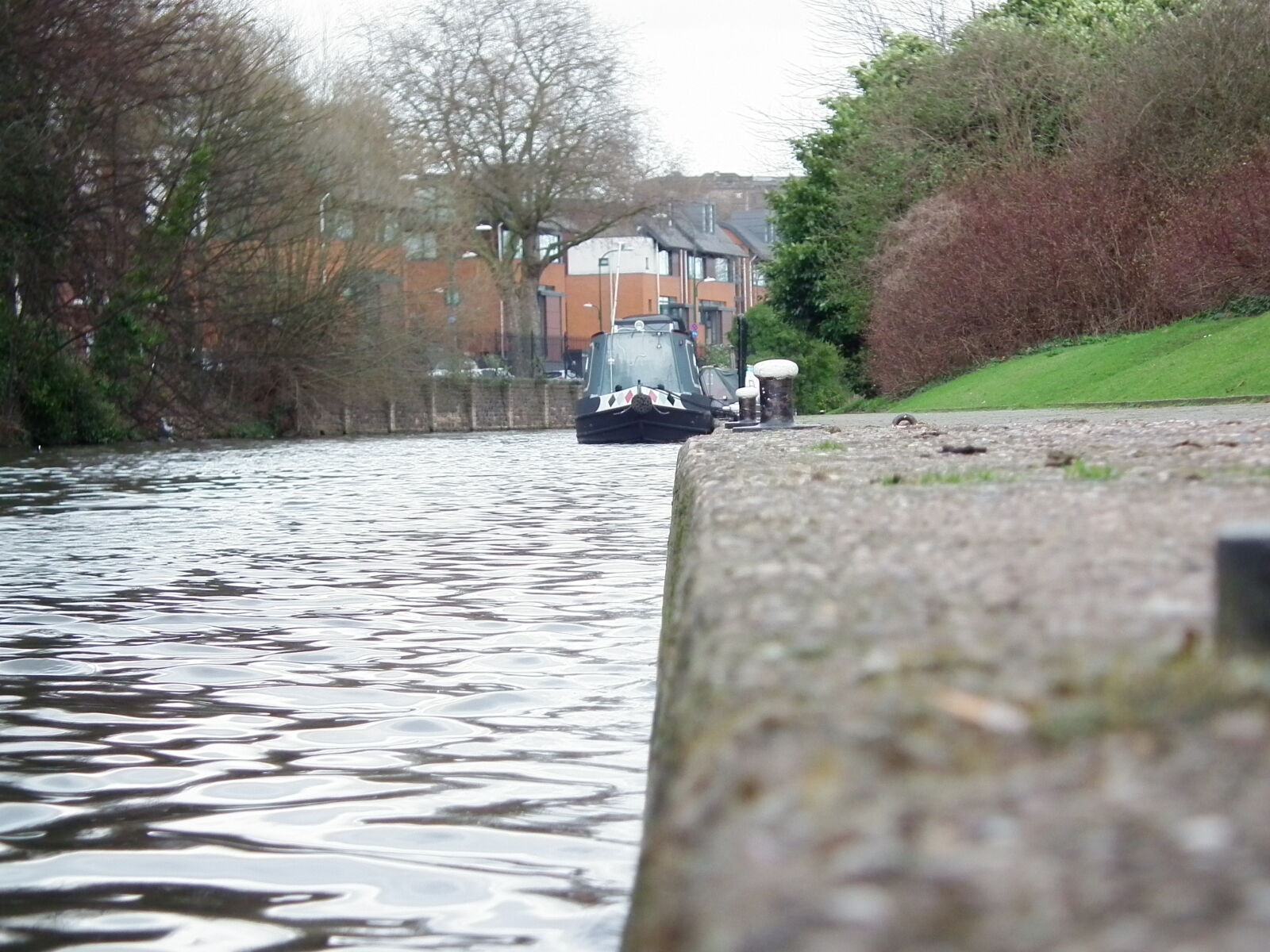 FujiFilm FinePix HS10 (FinePix HS11) sample photo. Boat, river, river, bank photography