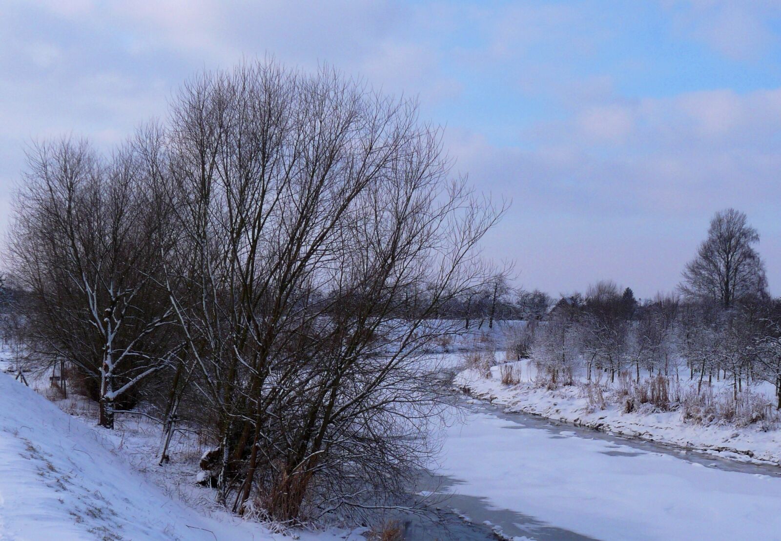 Panasonic Lumix DMC-FZ28 sample photo. Lühe, winter, mood photography