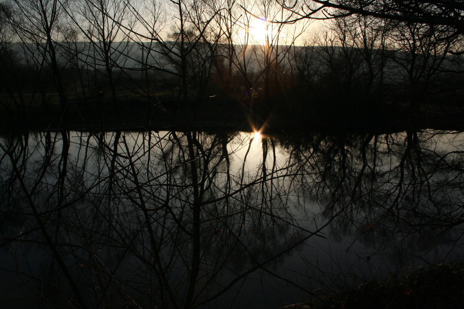 Canon EOS 350D (EOS Digital Rebel XT / EOS Kiss Digital N) sample photo. Darknes photography