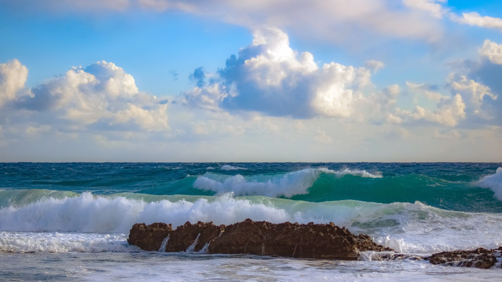 Nikon D3300 sample photo. Waves, smashing, sea photography