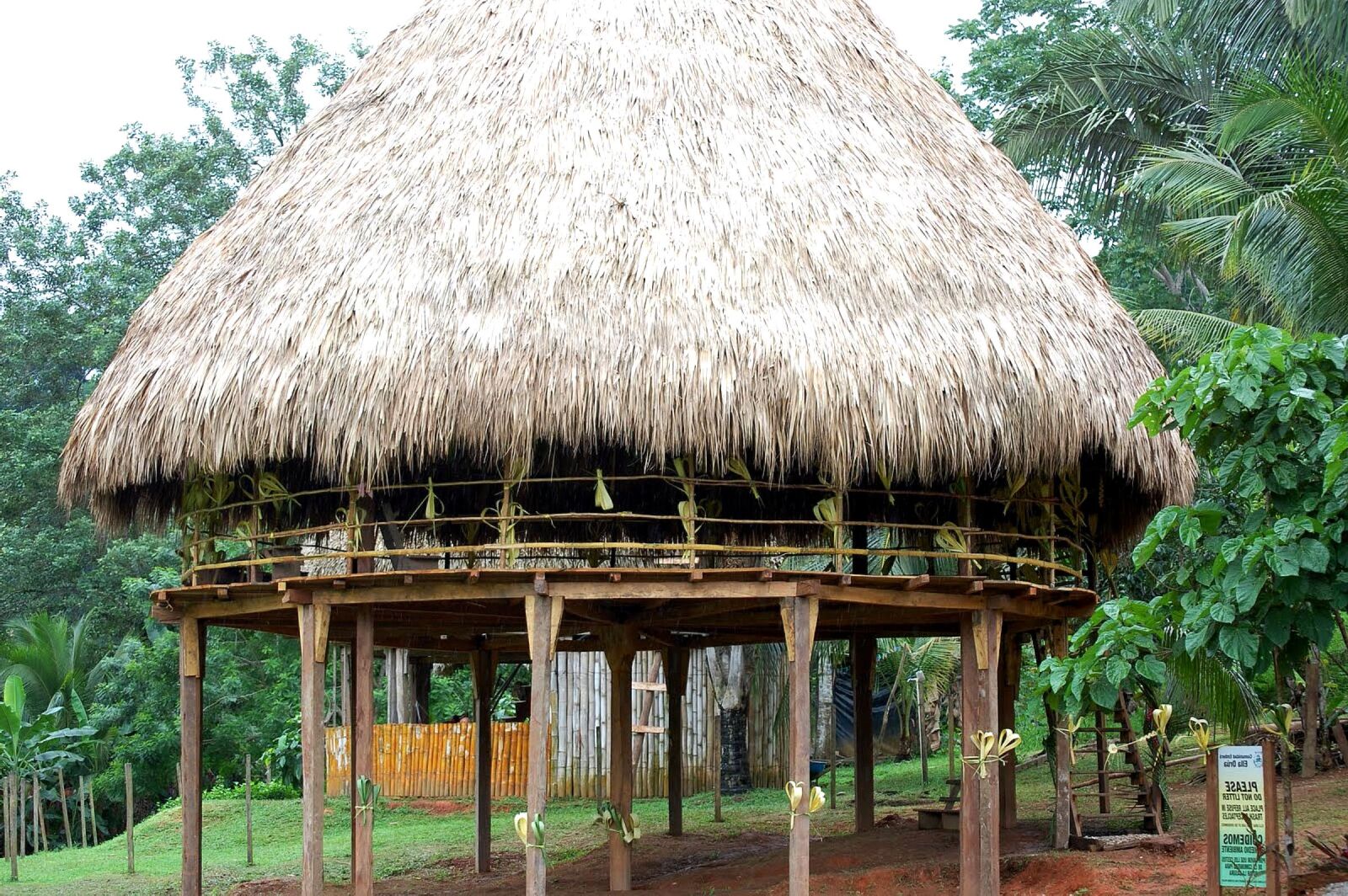 Nikon D40 sample photo. Lodge, overnight, tourist, panama photography