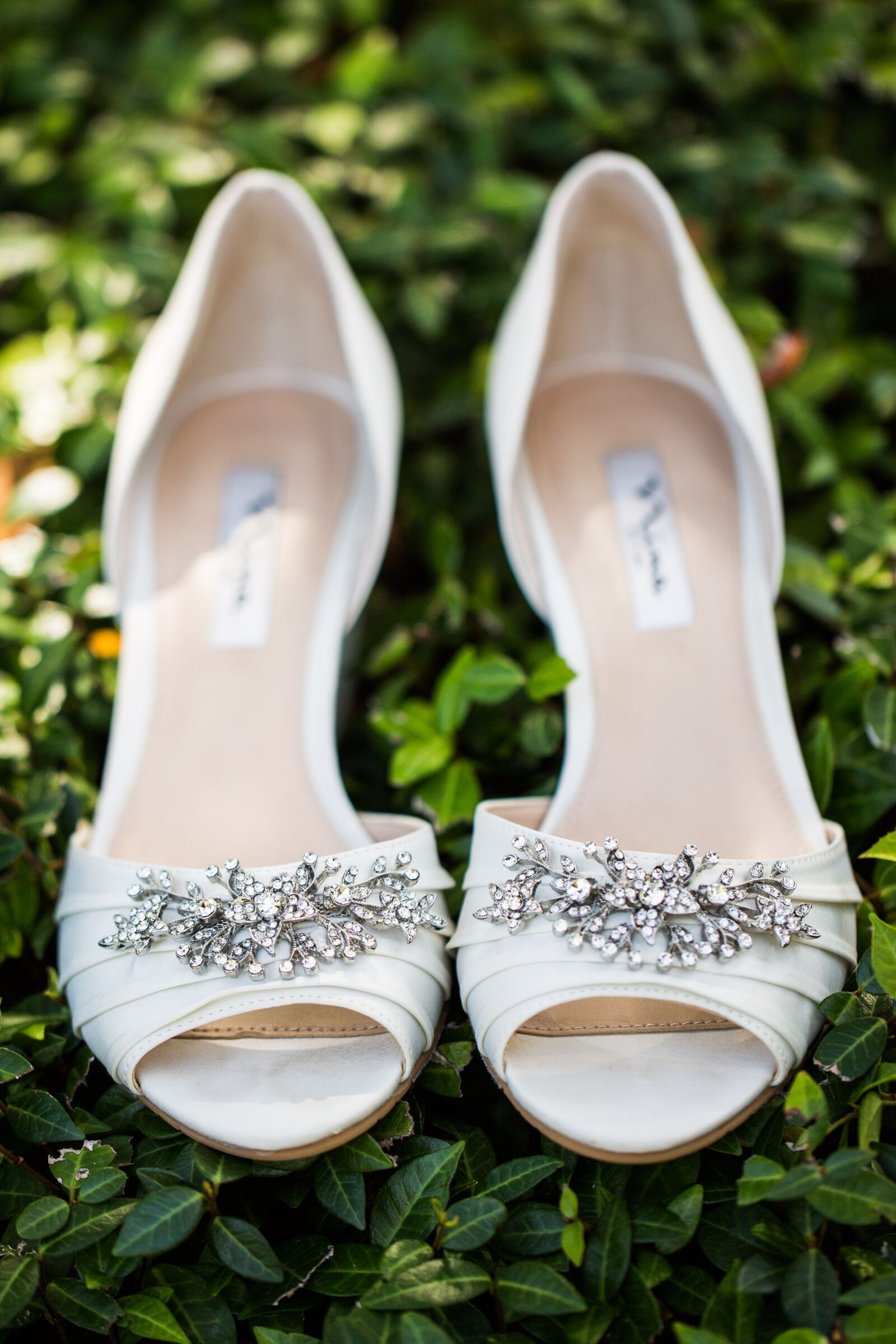 Canon EF 100mm F2.8L Macro IS USM sample photo. Sandle, bride, wedding photography