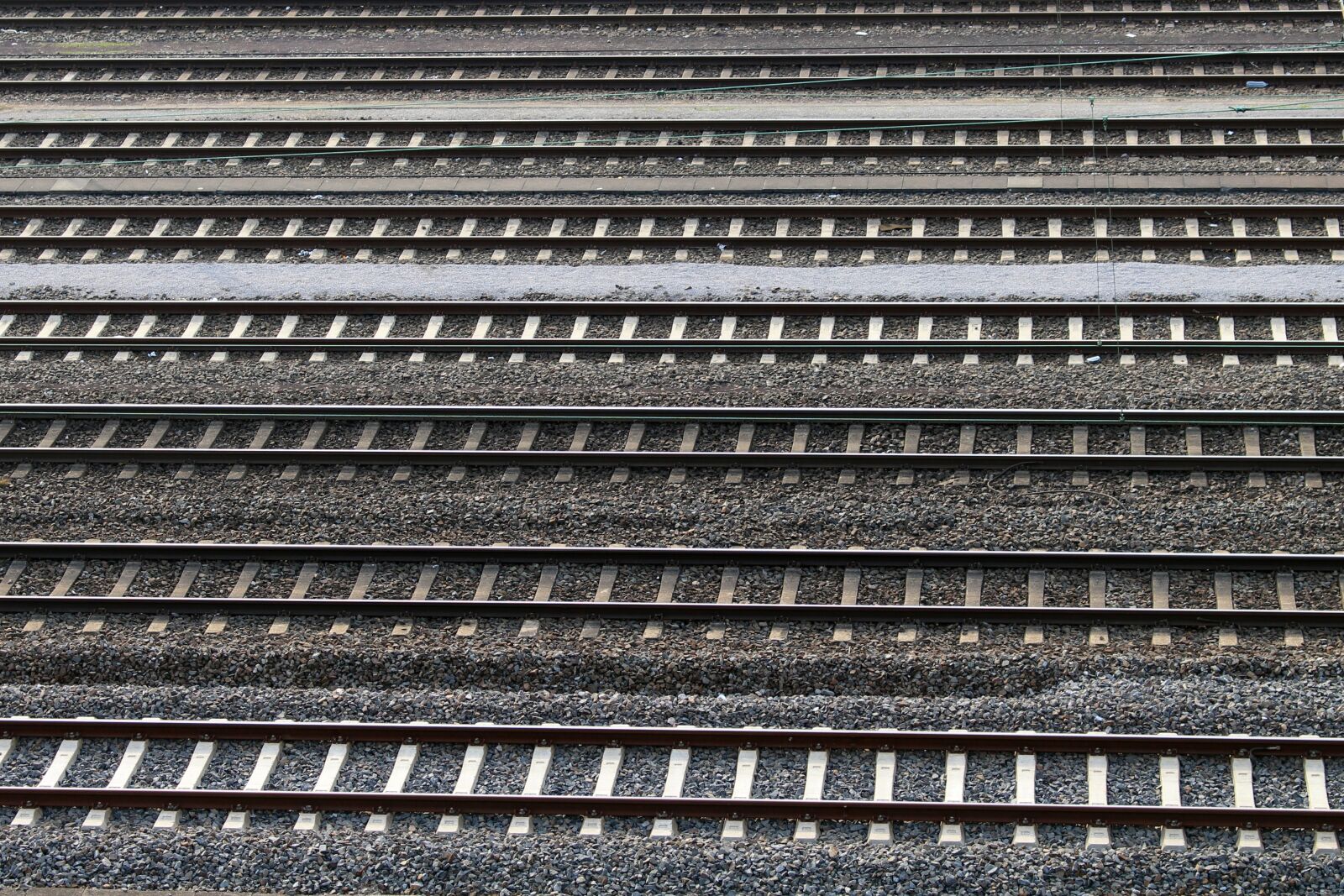 Canon EOS 700D (EOS Rebel T5i / EOS Kiss X7i) sample photo. Gleise, train tracks, railway photography