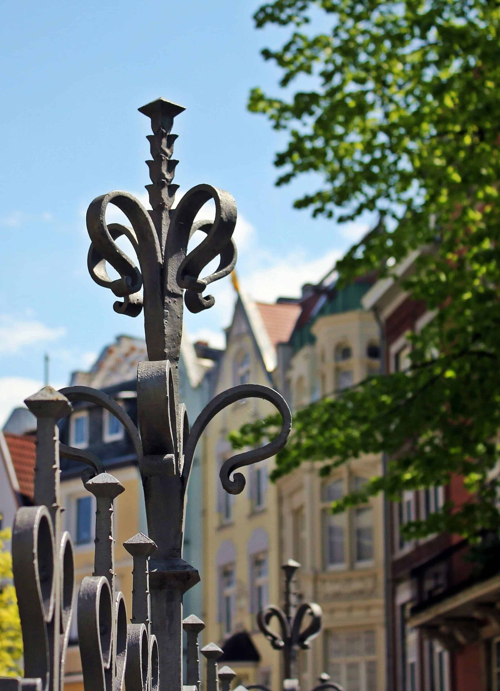 Canon EOS 550D (EOS Rebel T2i / EOS Kiss X4) sample photo. Cast iron, architecture, structure photography