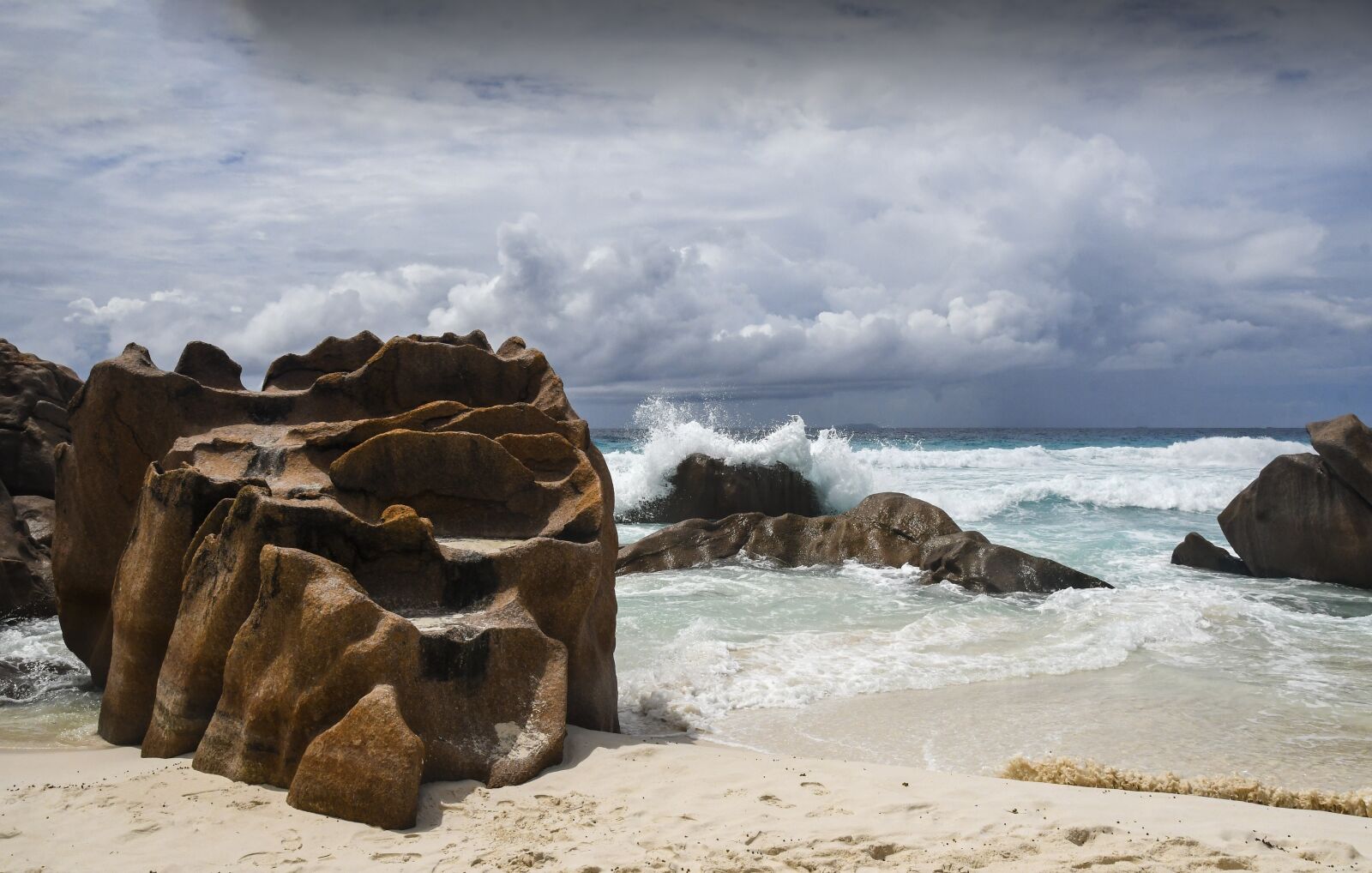 Nikon D500 sample photo. Seychelles, beach, beachfront photography