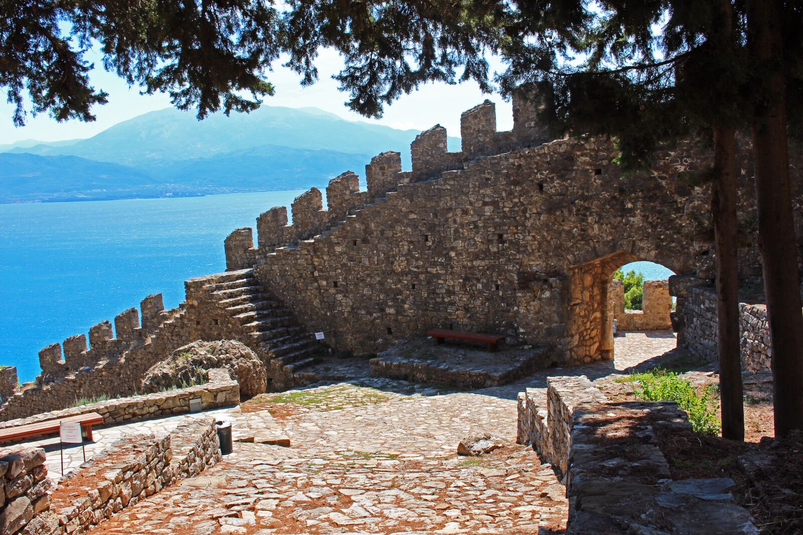 Canon EOS 700D (EOS Rebel T5i / EOS Kiss X7i) sample photo. Greece, nafpaktos, tourism photography