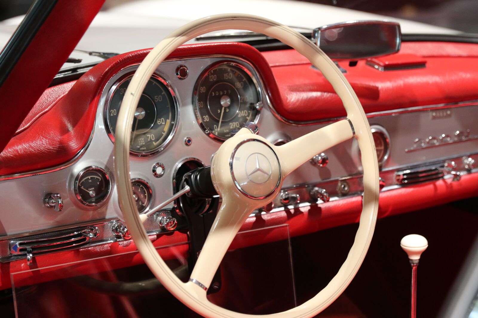 Canon EOS 7D Mark II sample photo. Mercedes-benz museum, stuttgart, 300 sl photography