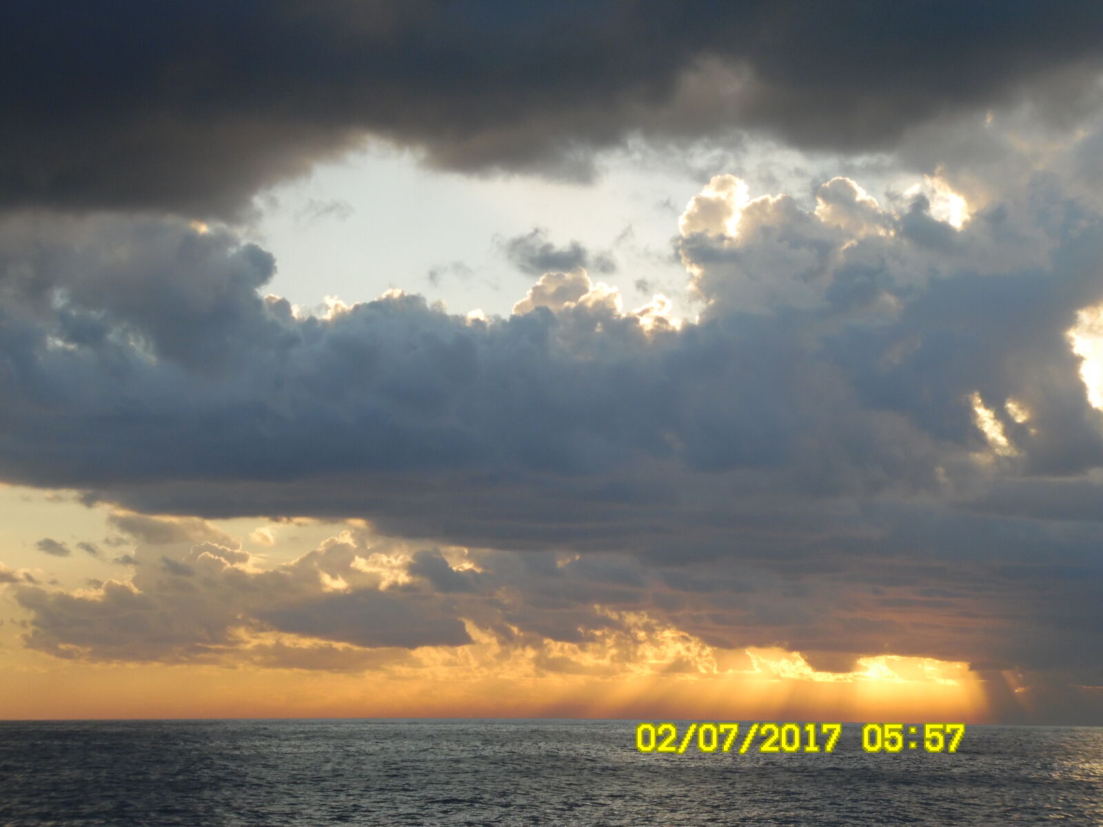 Samsung WB1100F/WB1101F/WB1102F sample photo