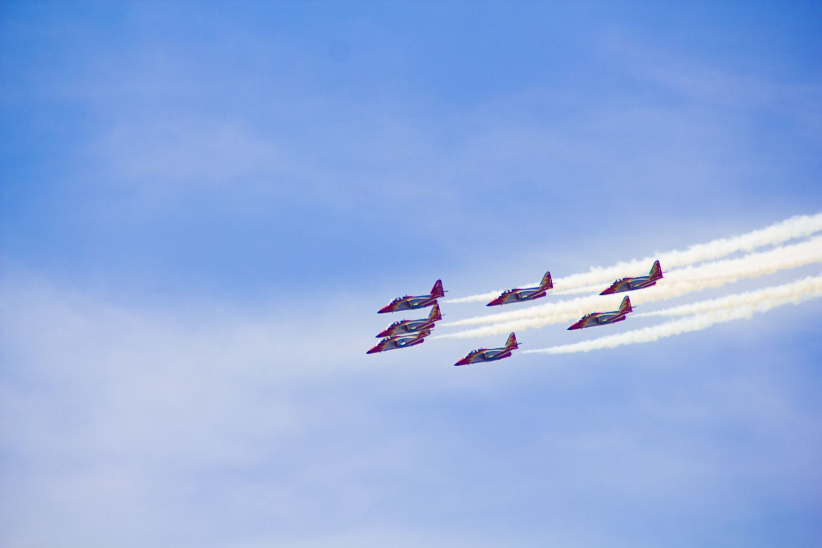 Canon EOS 550D (EOS Rebel T2i / EOS Kiss X4) sample photo. Aircraft, aviation, clouds photography