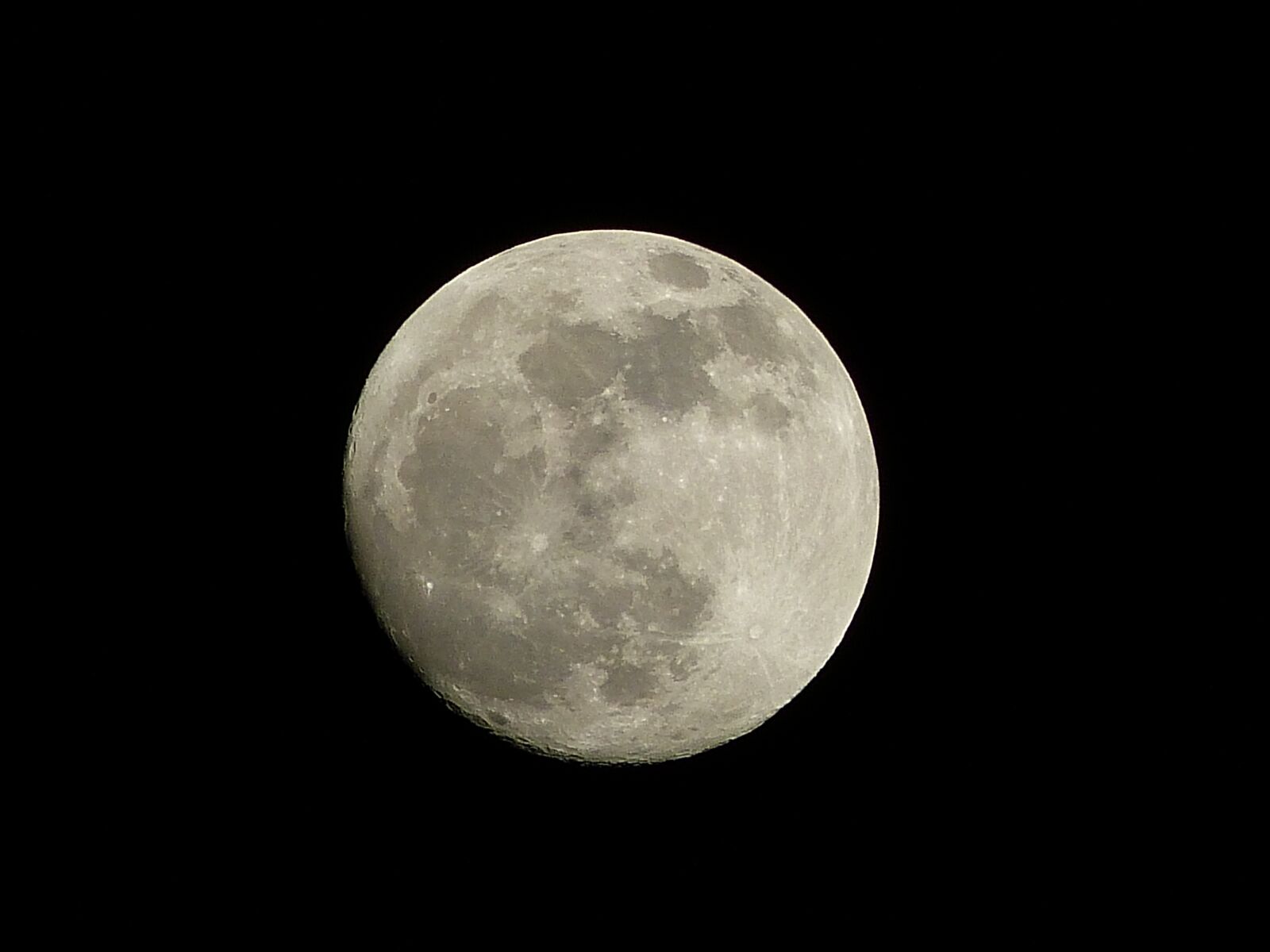 Panasonic Lumix DMC-FZ150 sample photo. Full moon, gray, crater photography