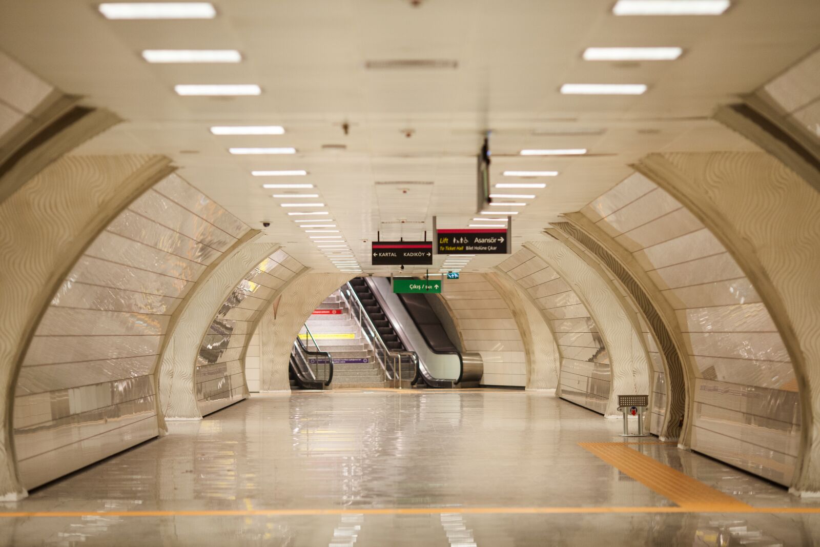 Canon EOS 5D Mark II + Canon EF 135mm F2L USM sample photo. Subway, road, is empty photography