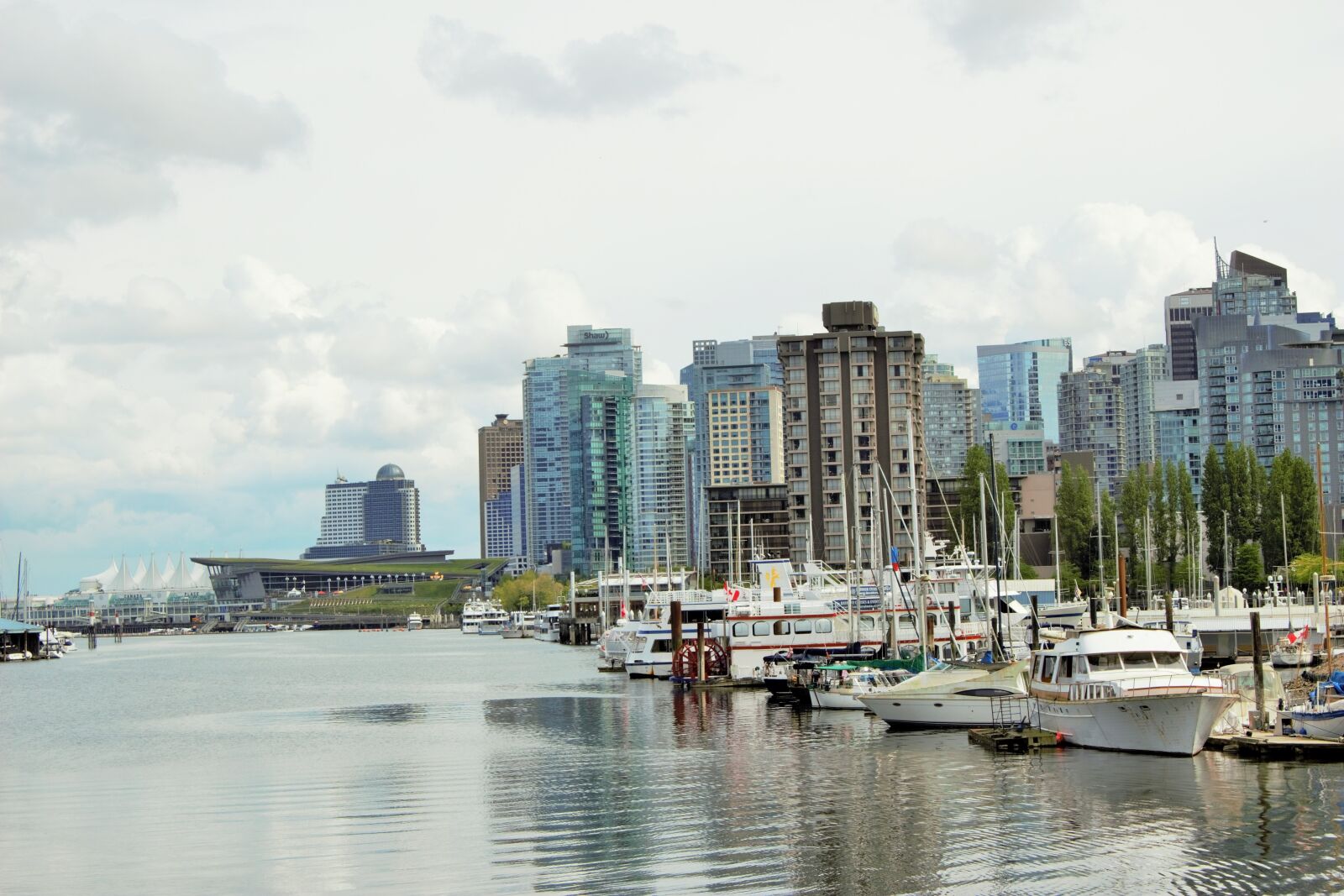 Canon EOS 100D (EOS Rebel SL1 / EOS Kiss X7) sample photo. Vancouver, buildings, canada photography