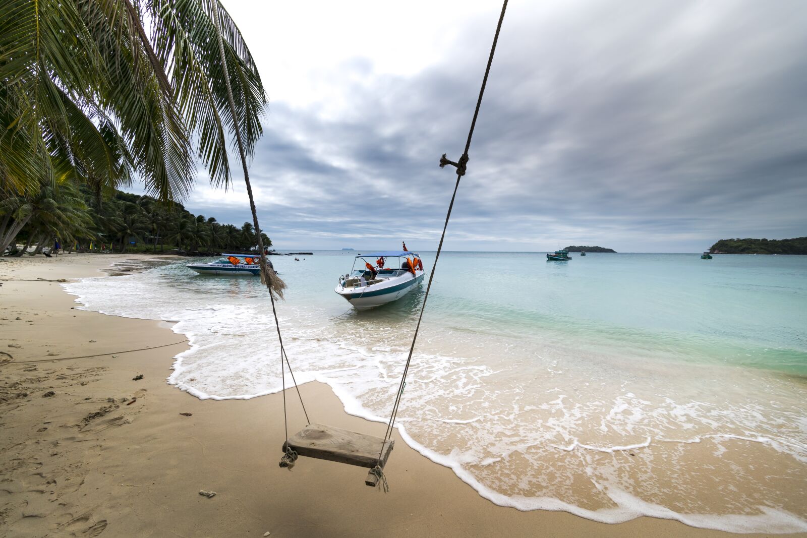 Voigtlander ULTRA WIDE-HELIAR 12mm F5.6 III sample photo. Outdoors, phuquoc, island photography