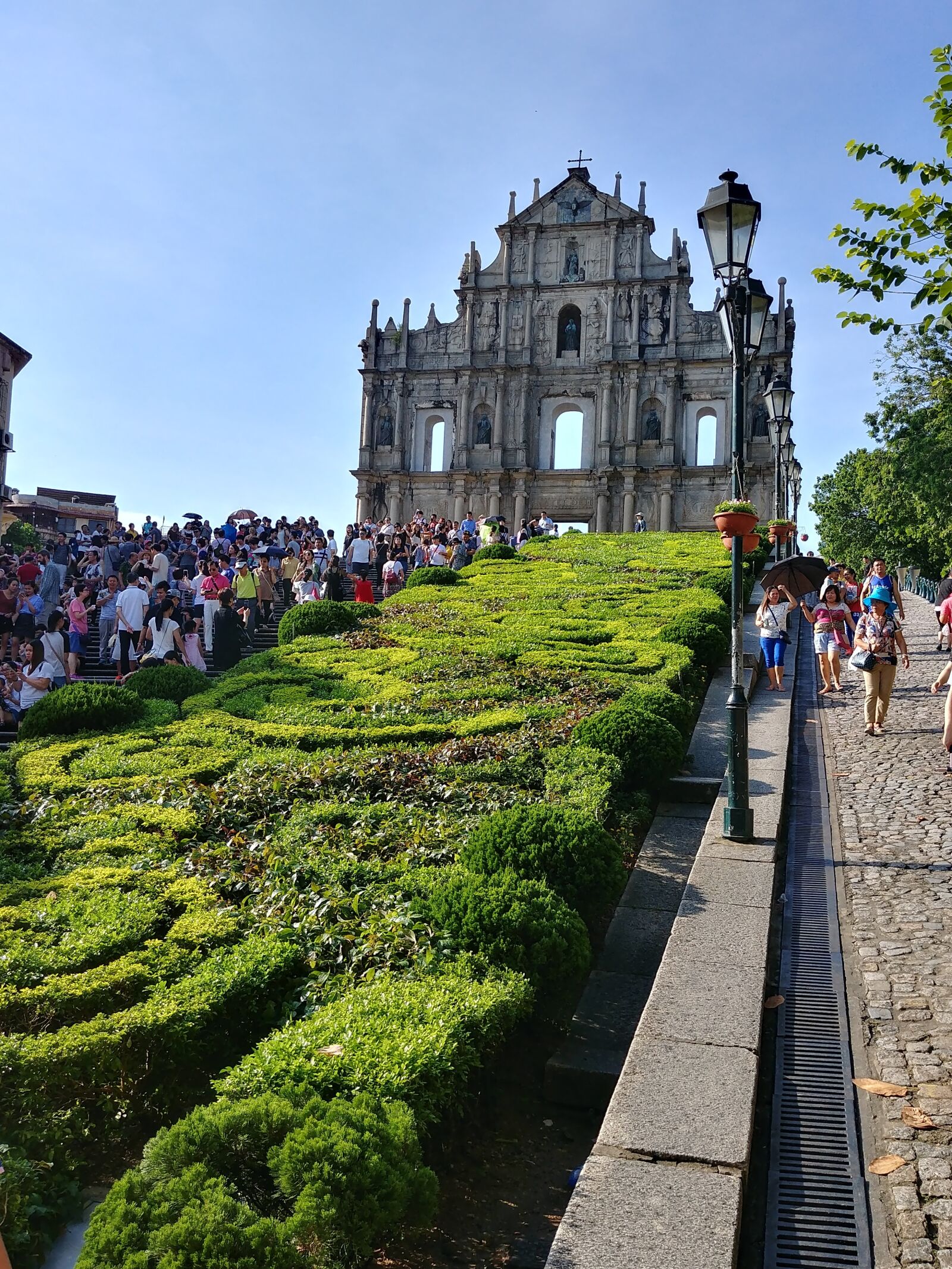 LG G6 sample photo. Macau cathedral, unesco, world photography