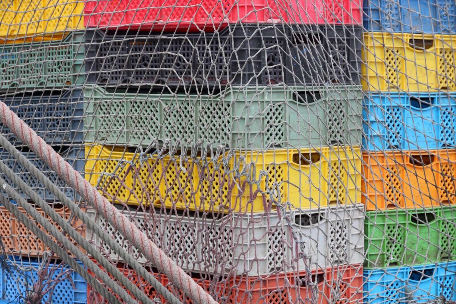 Canon EOS 750D (EOS Rebel T6i / EOS Kiss X8i) sample photo. Morocco, essaouira, fishing photography