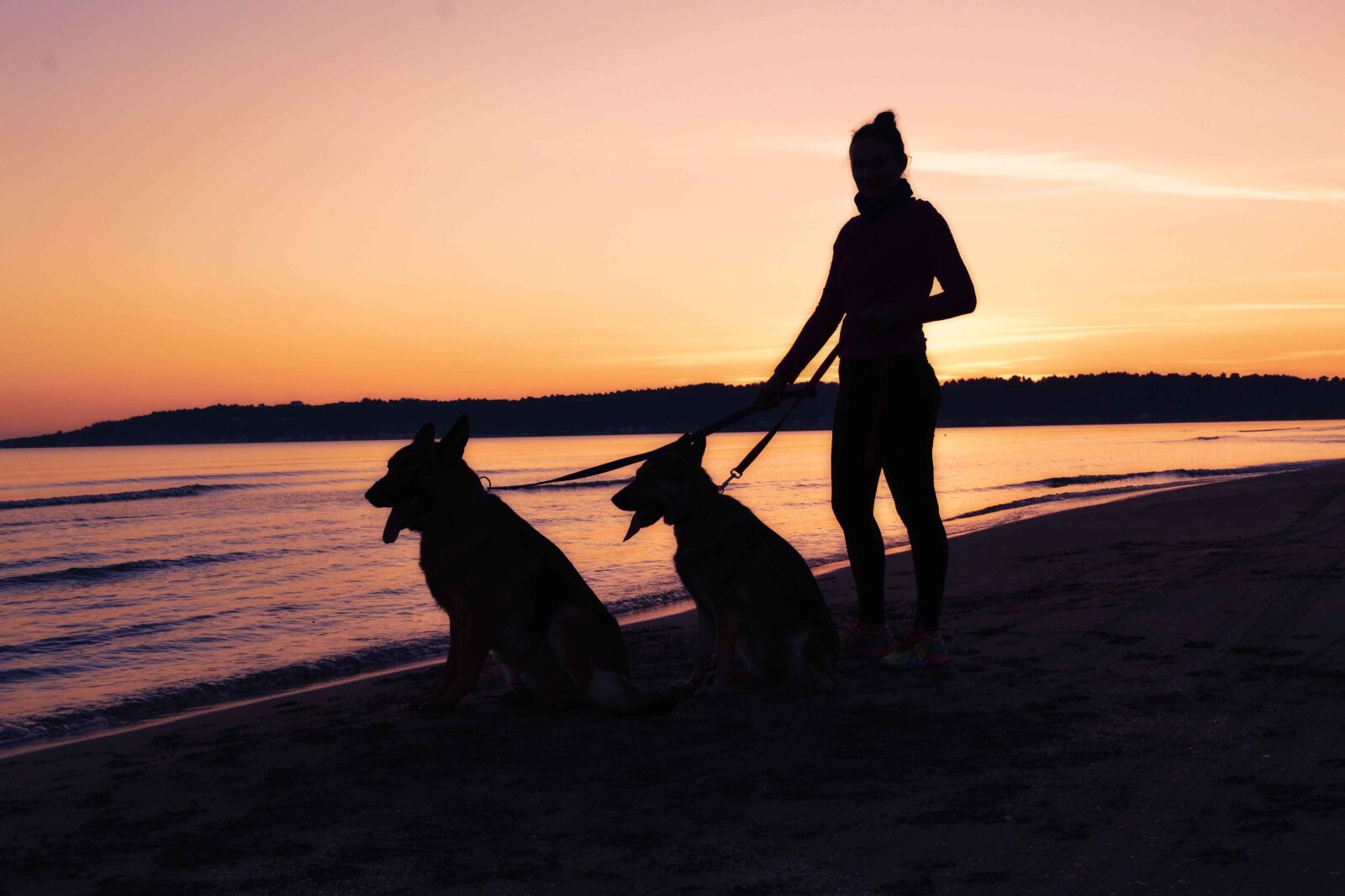 Nikon D3100 sample photo. Woman silhouette, seaside silhouette photography