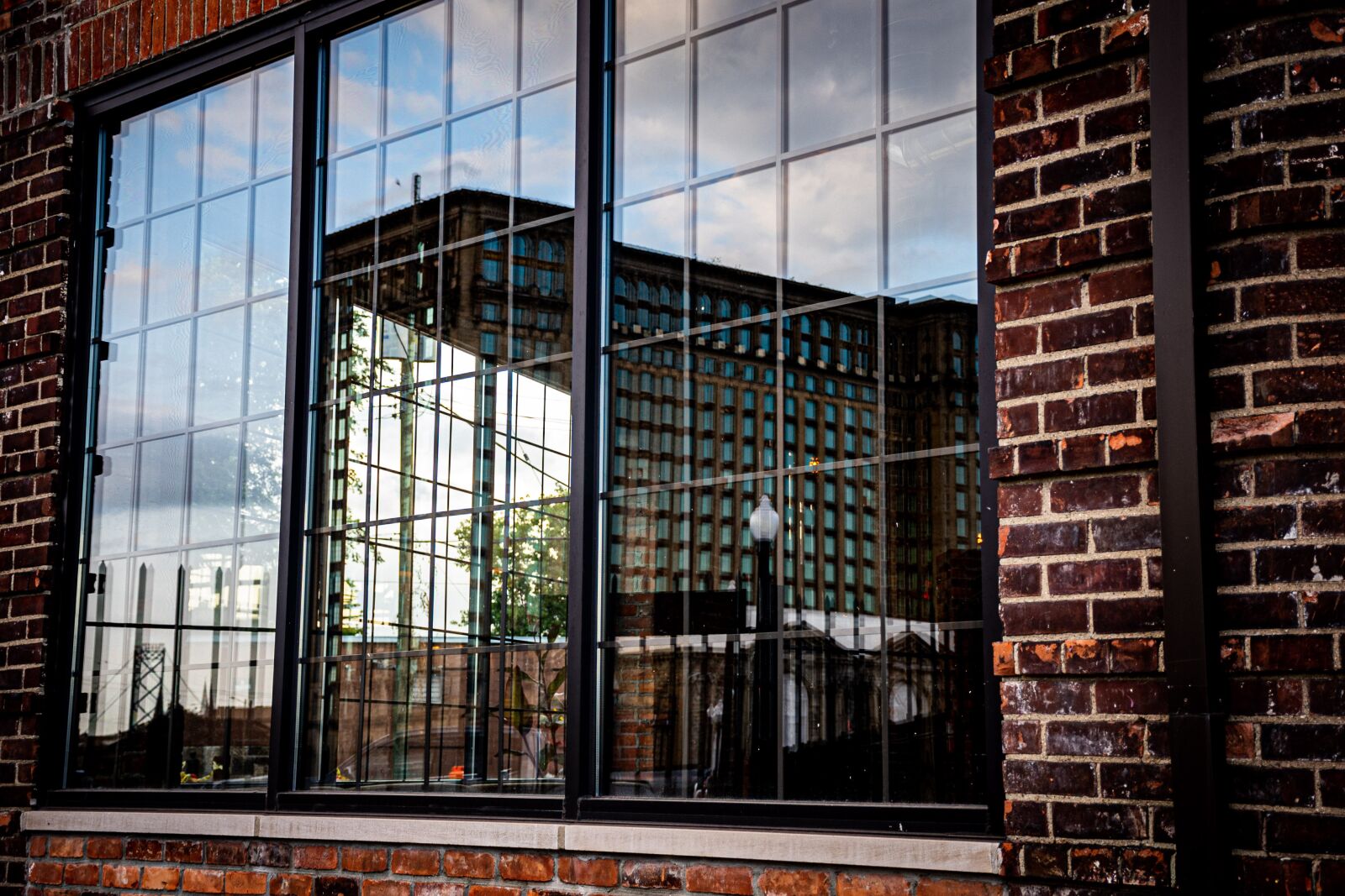 Nikon D750 sample photo. Detroit, window, windows photography