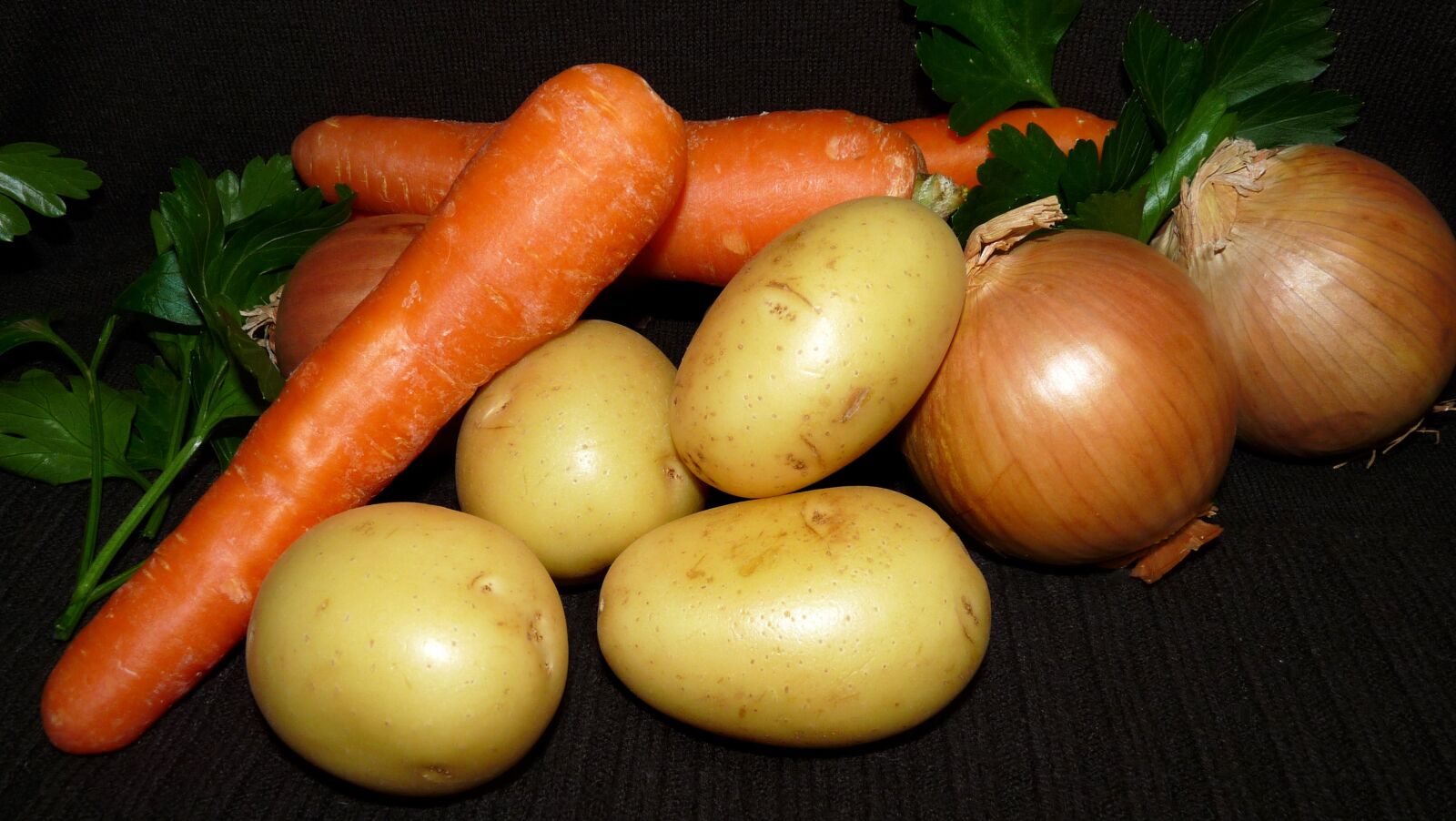 Panasonic Lumix DMC-FZ28 sample photo. Vegetables, carrots, potatoes photography