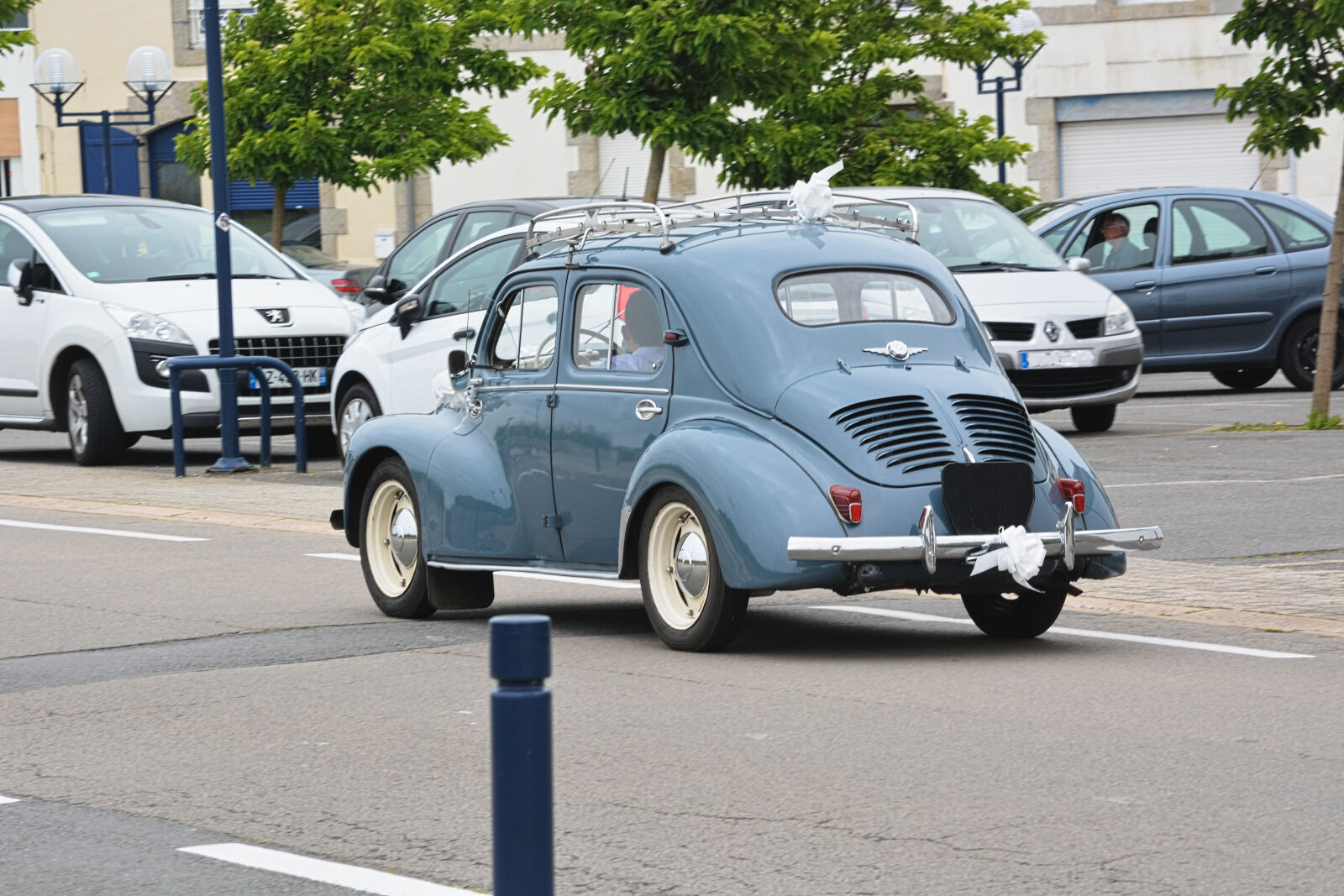Nikon D5200 sample photo. Auto, circulation, renault, 4 photography
