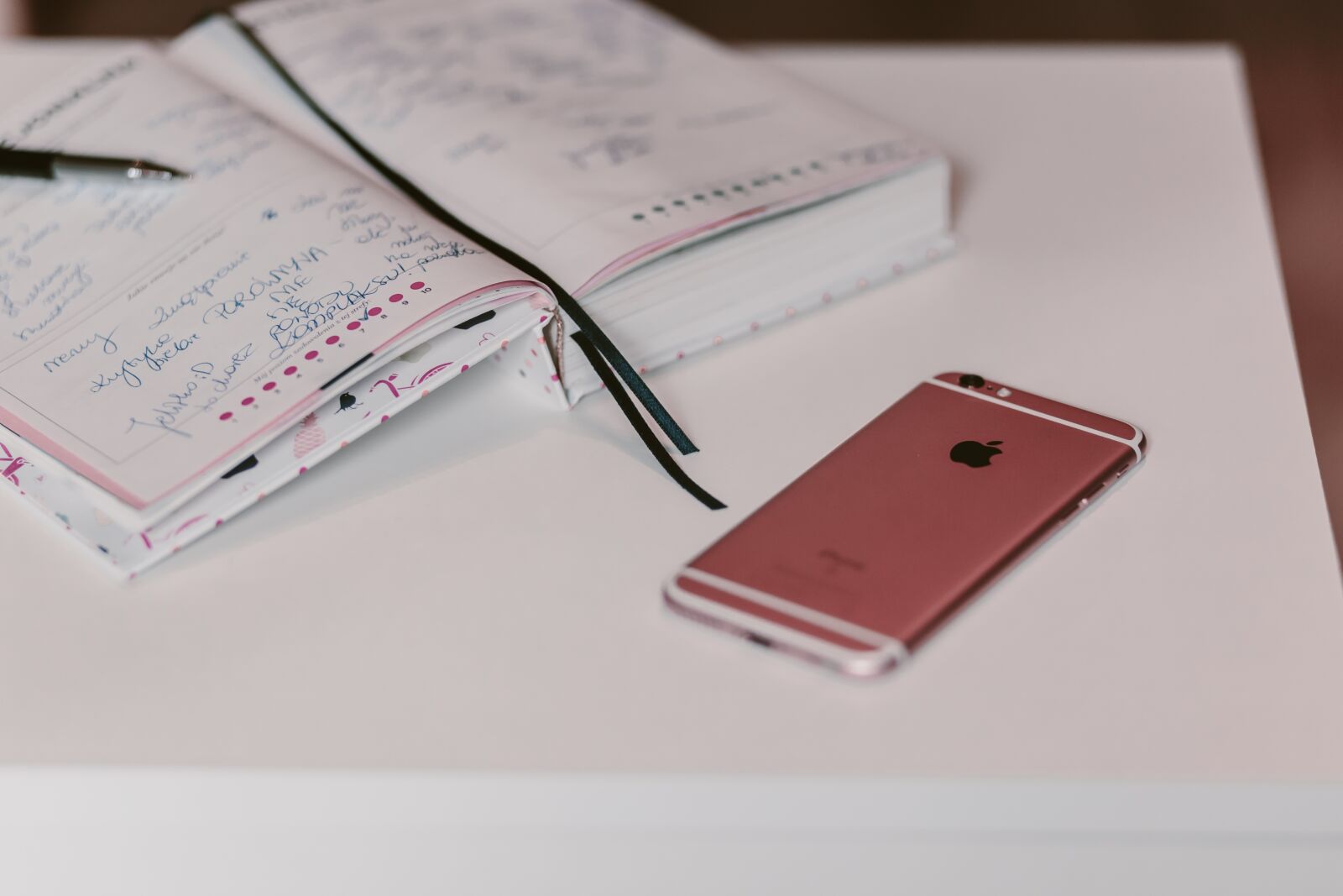 Canon EF 85mm F1.8 USM sample photo. Smartphone, iphone 6, accessories photography