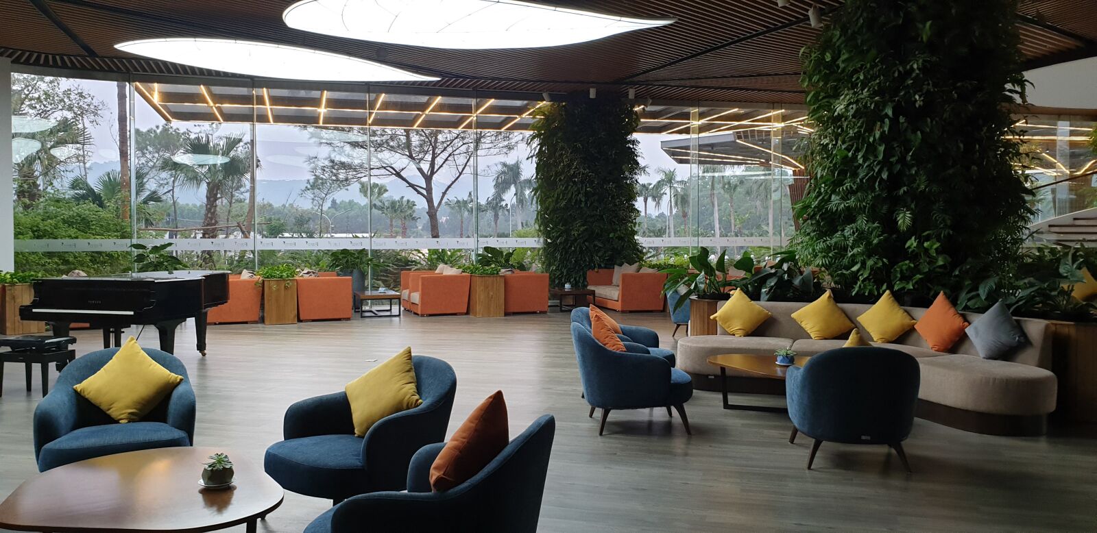 Samsung Galaxy Note9 sample photo. Lobby, hotel, waiting photography