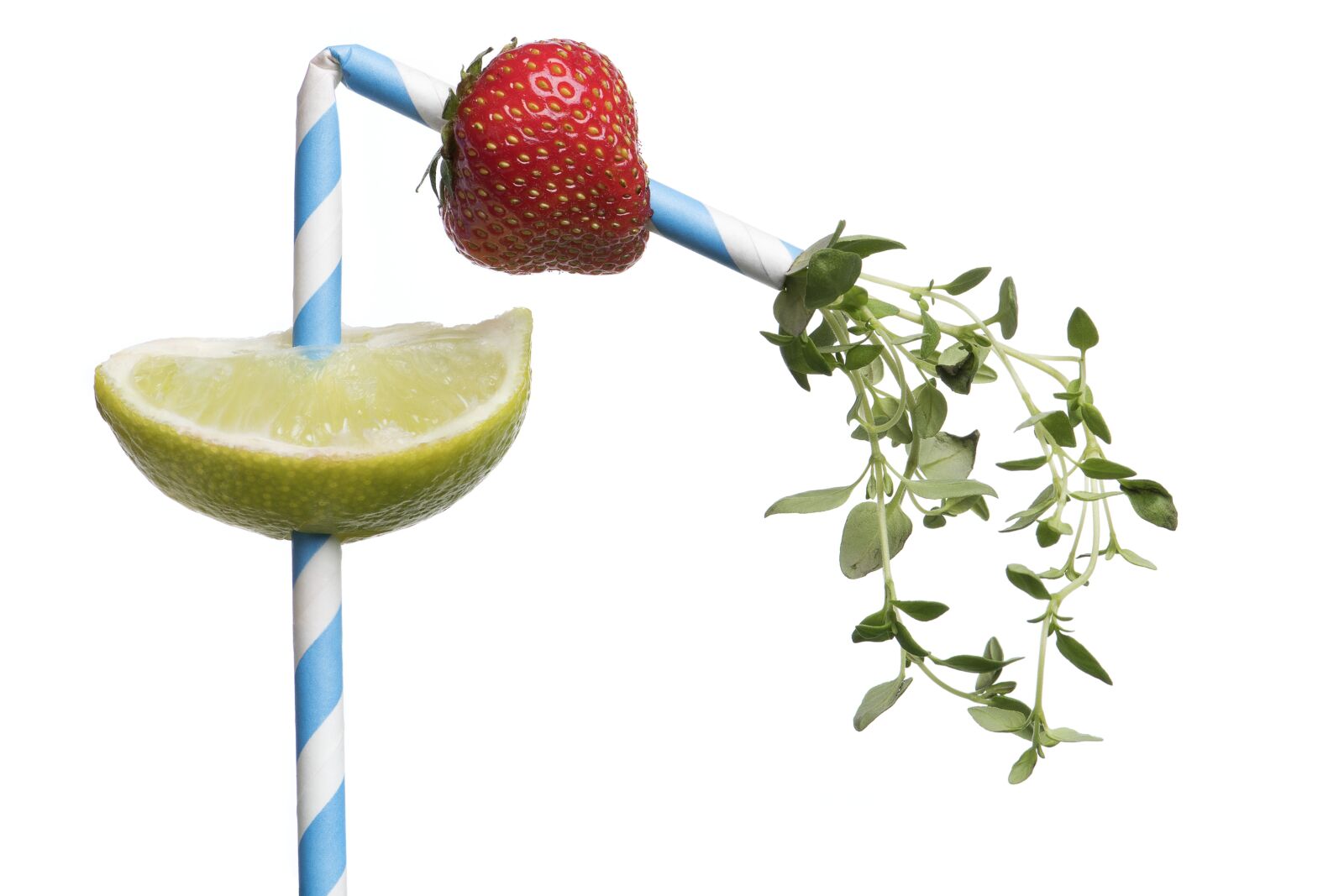 Nikon D850 sample photo. Cocktail, strawberry, lime photography