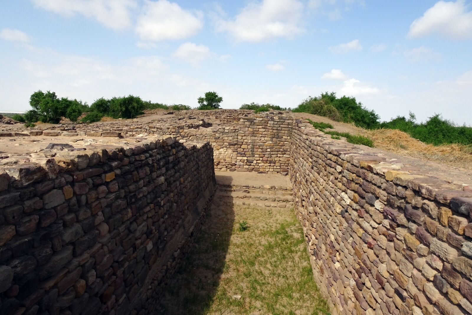 Sony Cyber-shot DSC-HX90V sample photo. Dholavira, archaeological site, excavation photography