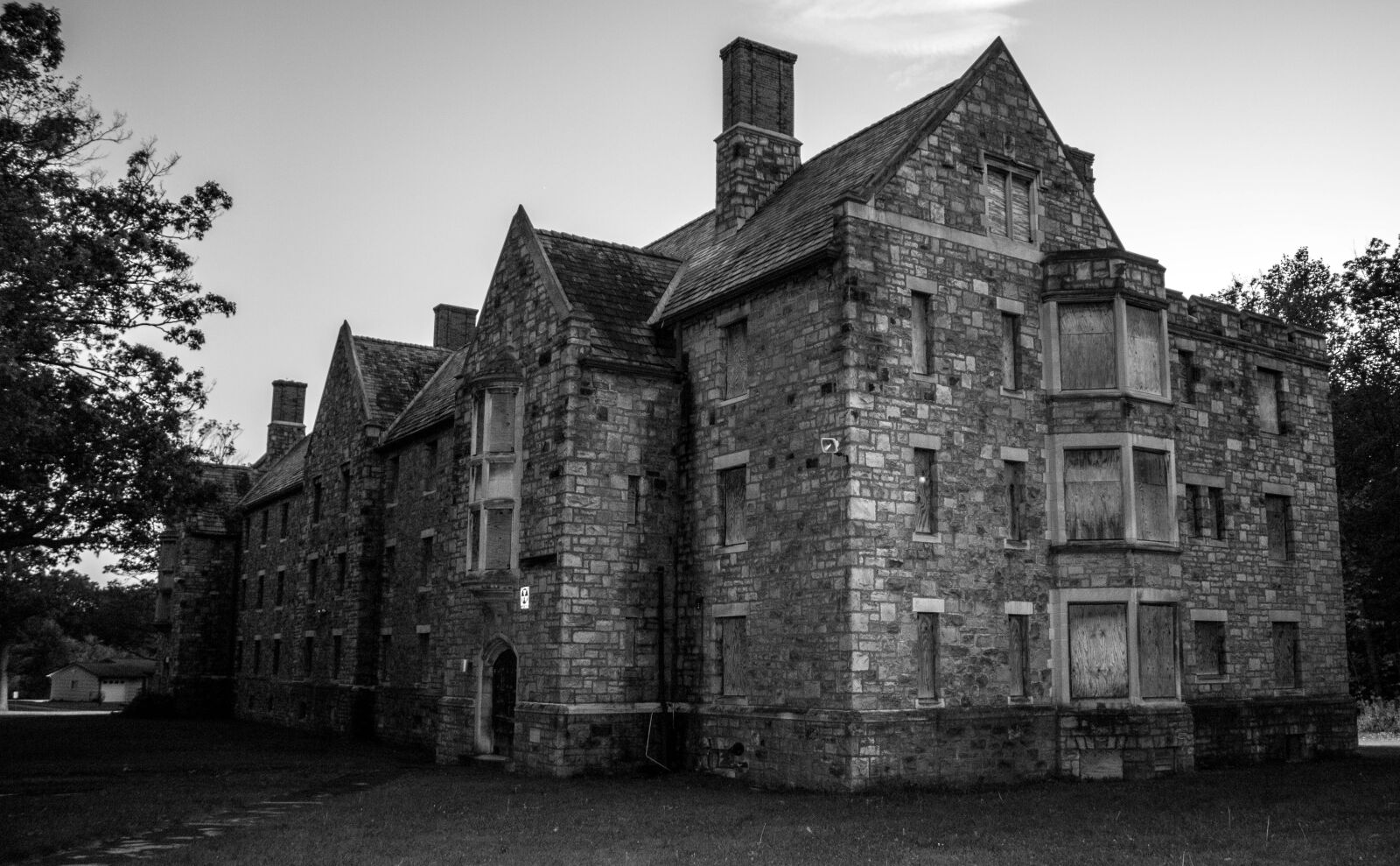 Canon EOS 750D (EOS Rebel T6i / EOS Kiss X8i) sample photo. Architecture, old, outdoors photography