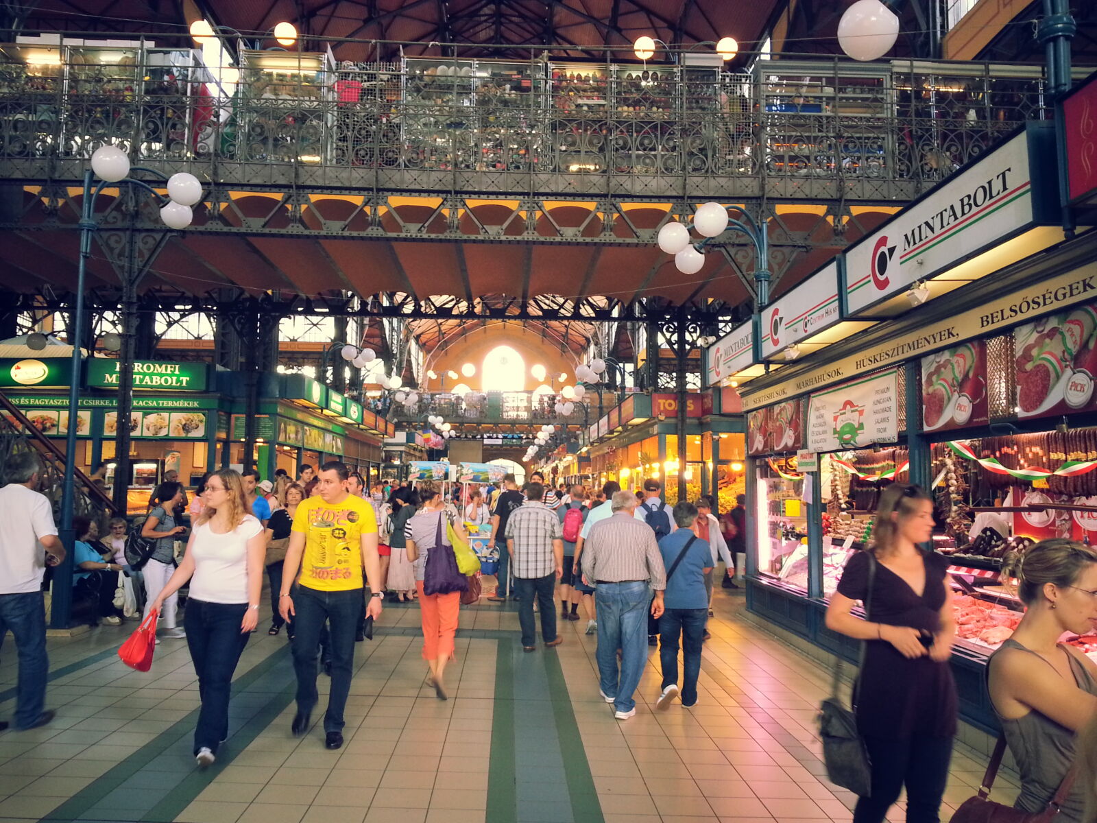 Samsung Galaxy S3 sample photo. Busy, people, walking, in photography