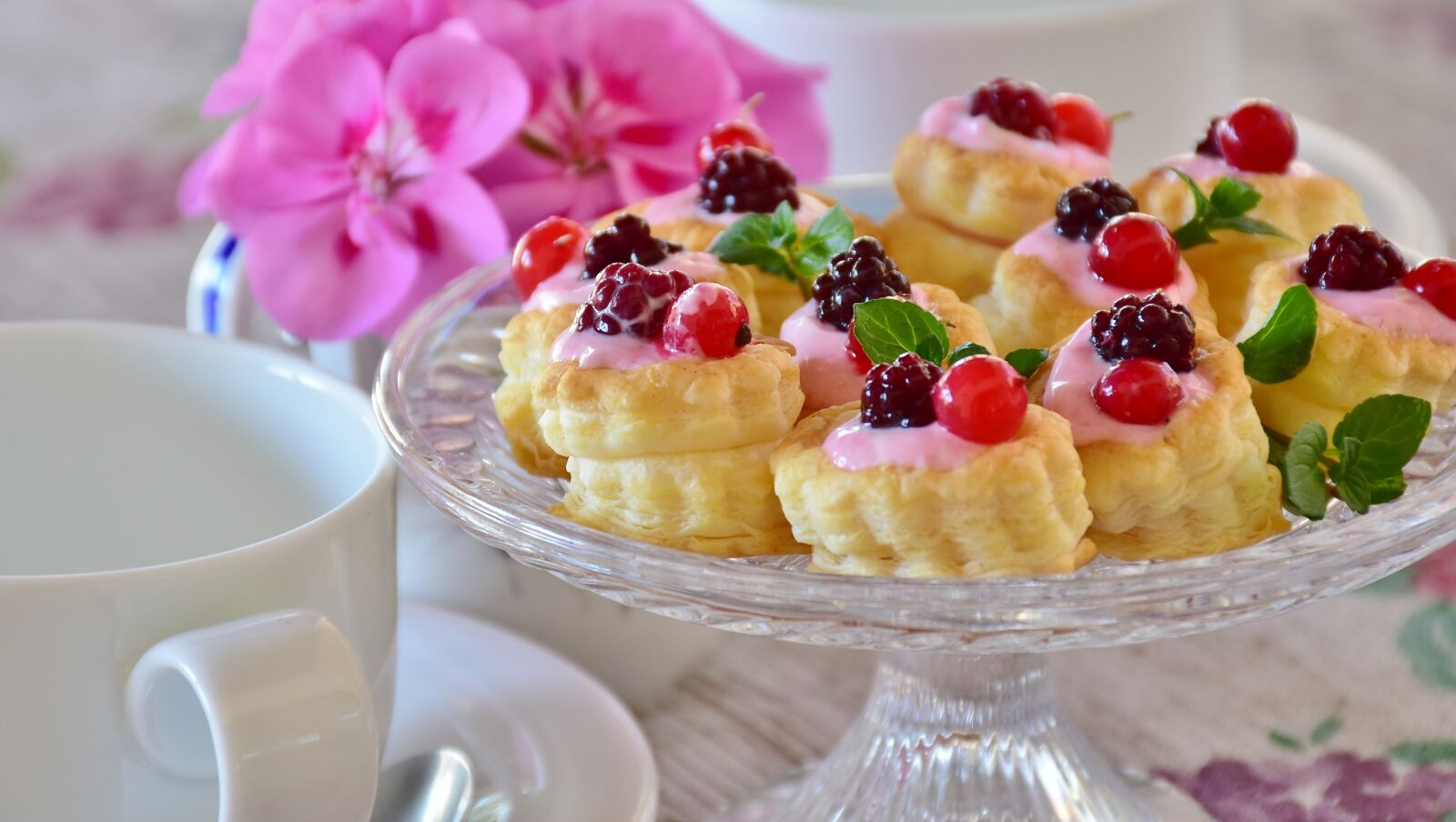 Nikon D7200 sample photo. Cake, puff pastry, baked photography