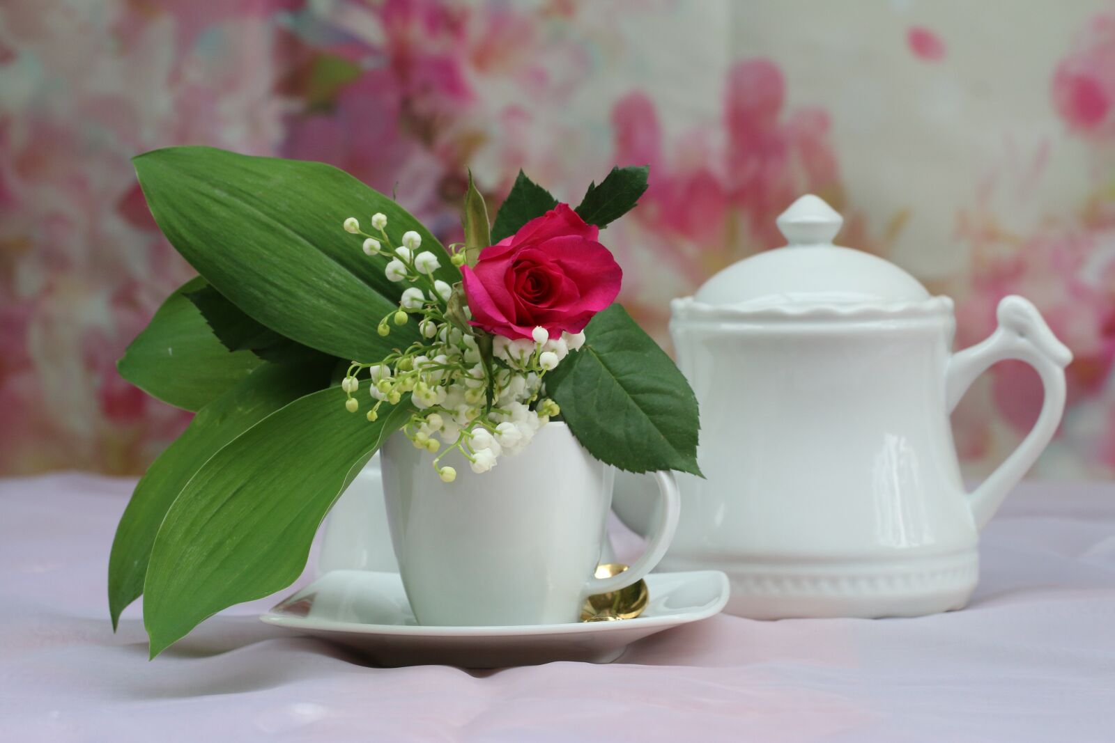 Canon EOS 70D sample photo. Thrush, bouquet, lily-of-the-valley photography