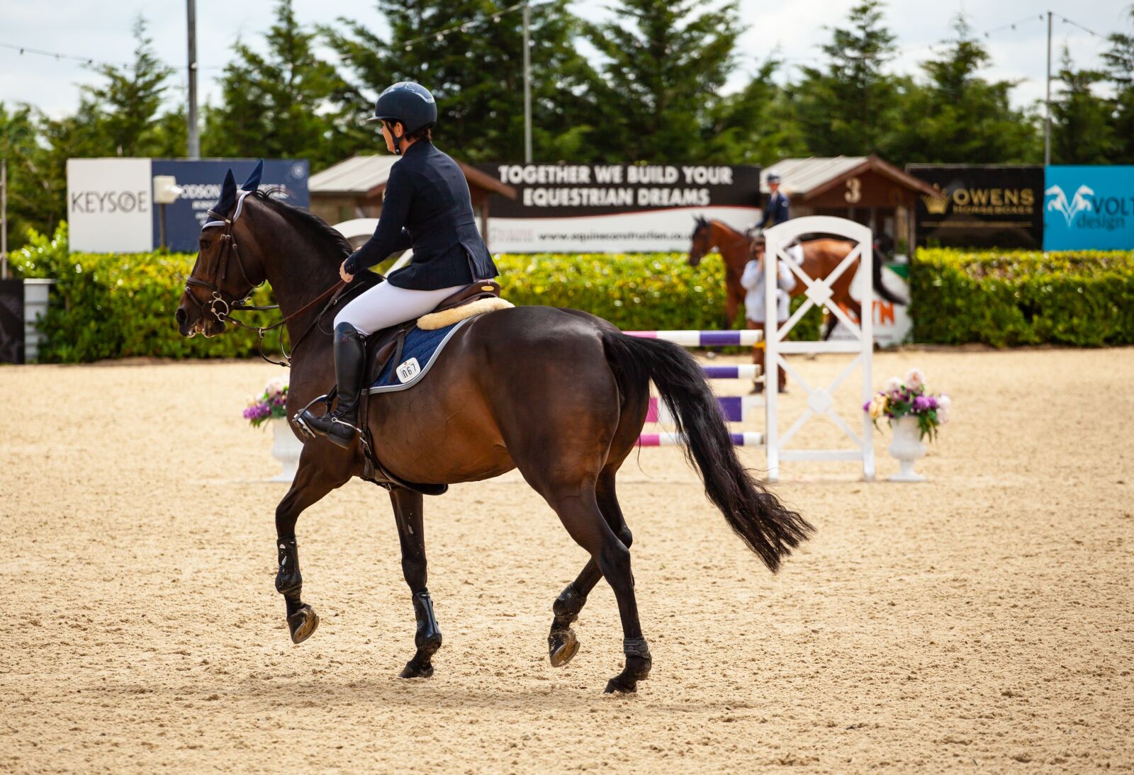 Canon EF 70-200mm F4L USM sample photo. Horse jumping, jumping, equestrian photography