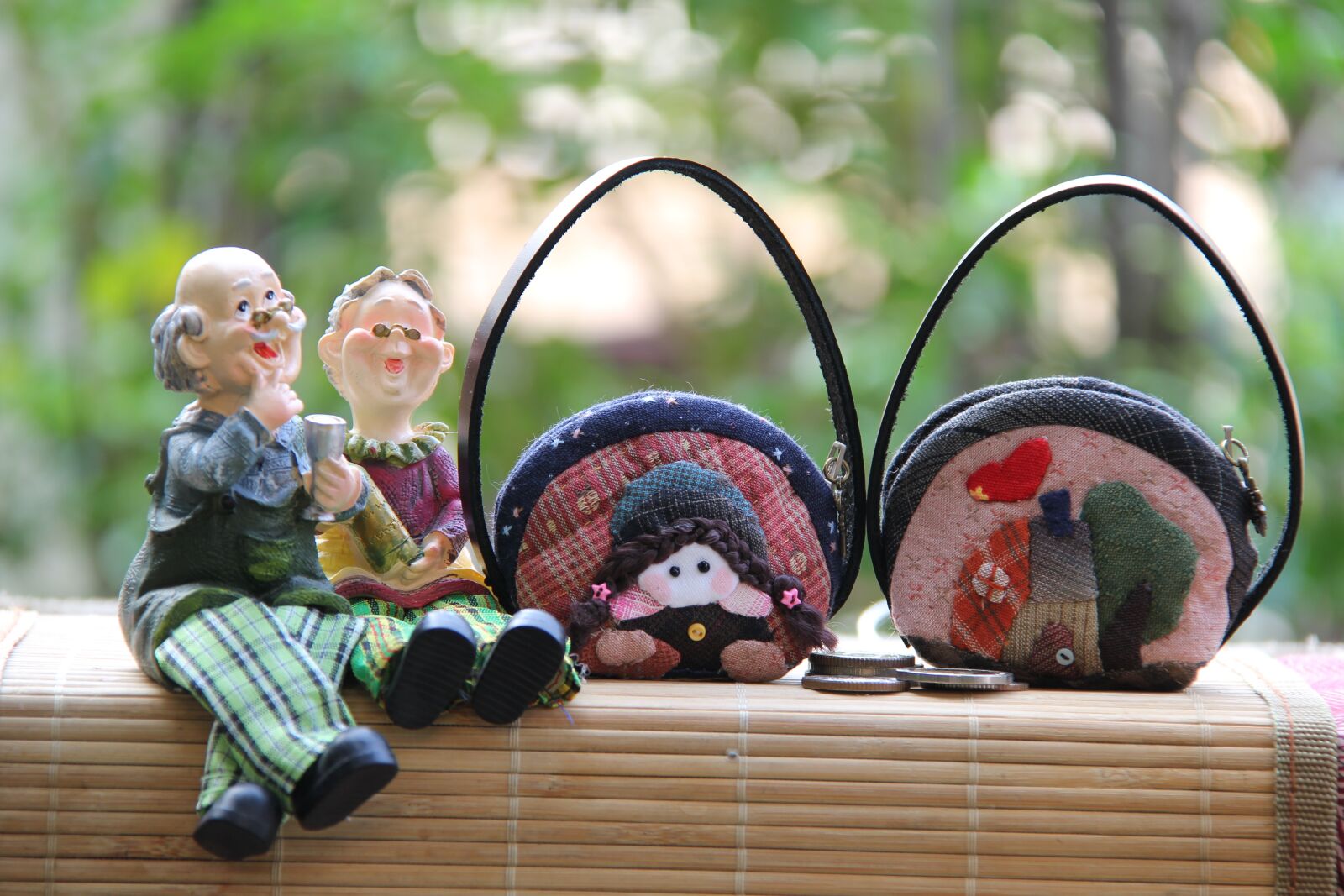Canon EF-S 18-200mm F3.5-5.6 IS sample photo. Craft, quilt, purse photography
